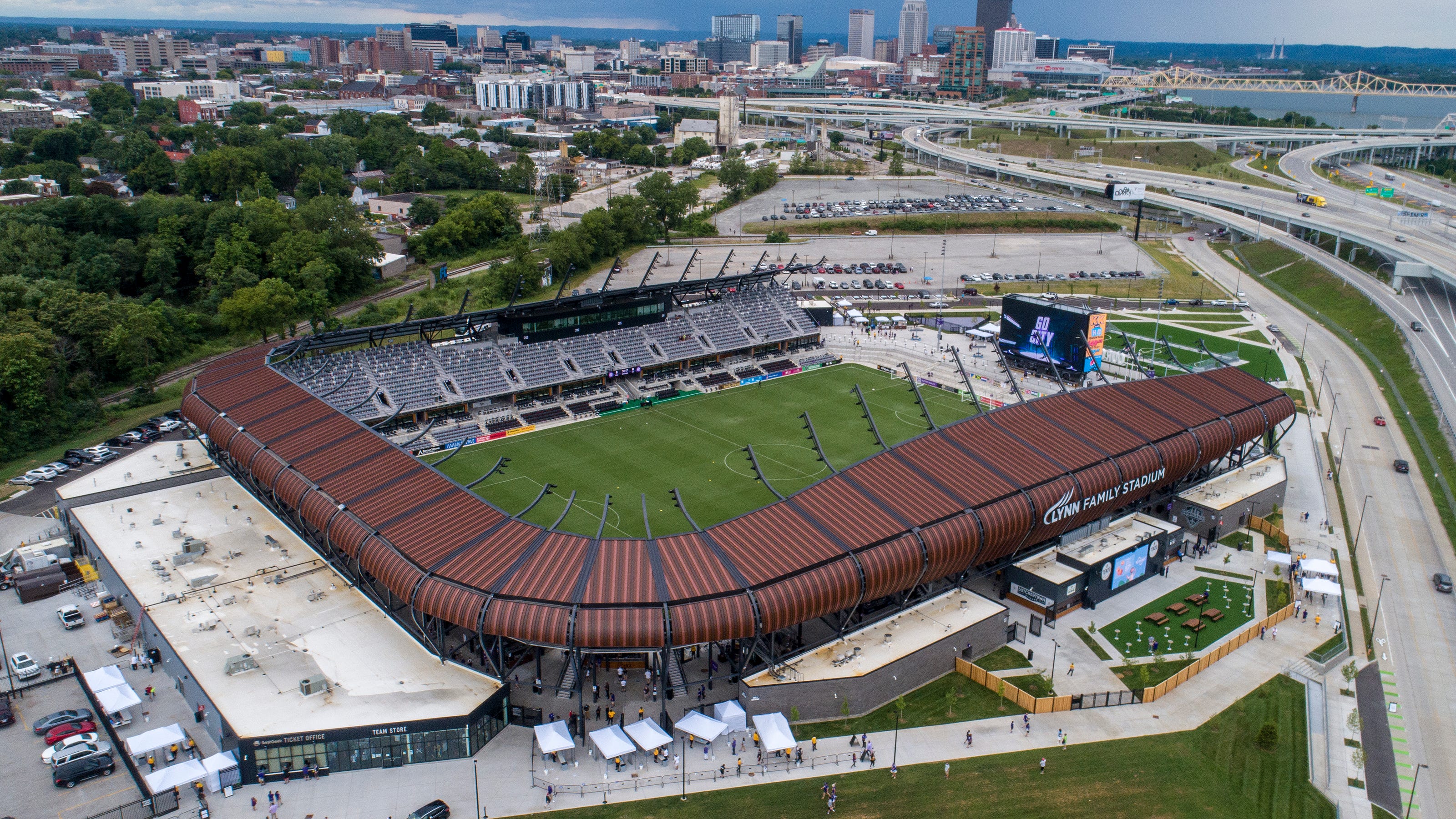 louisville-city-fc-makes-debut-in-new-stadium-amid-covid-19-protests