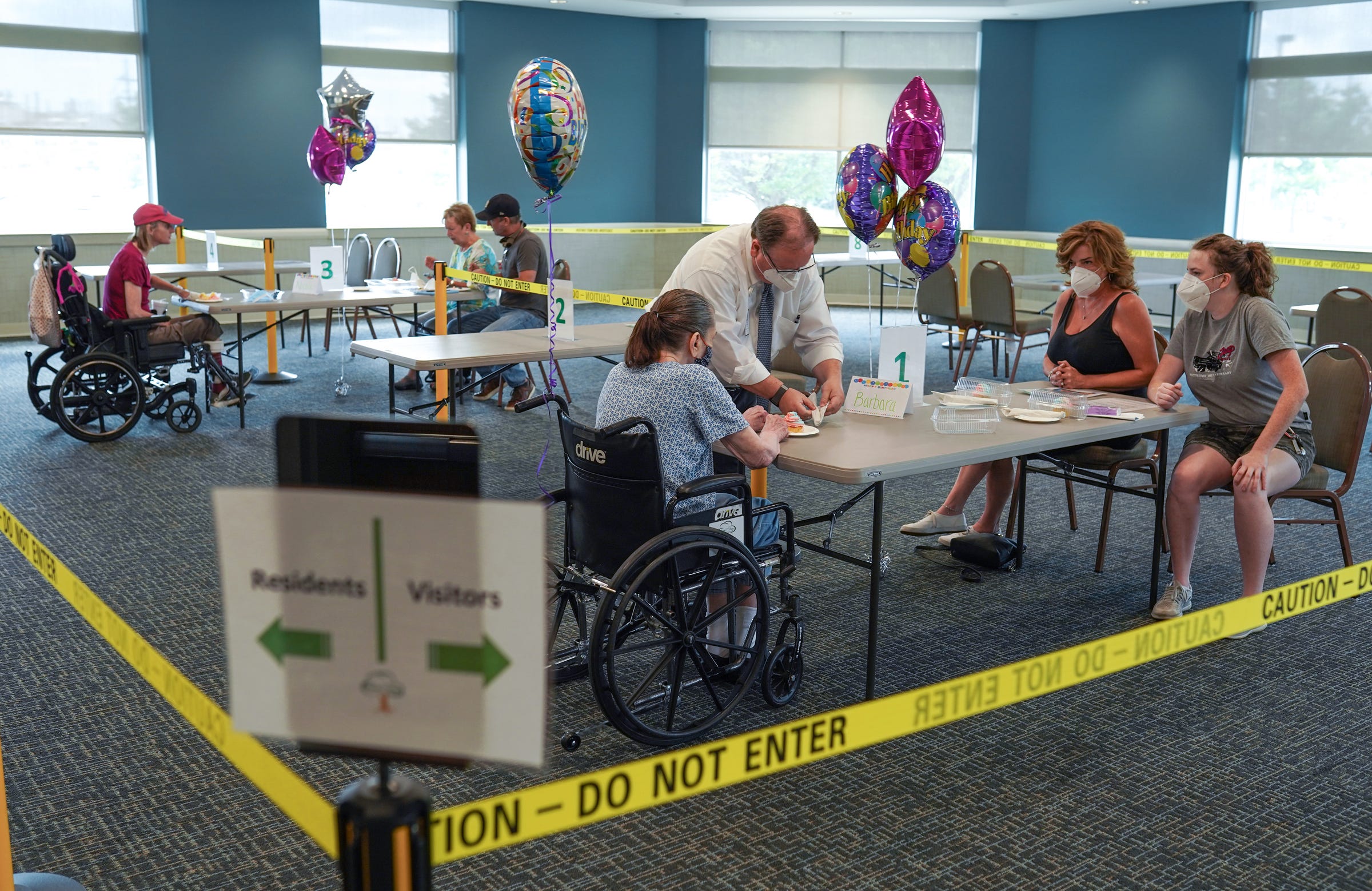 Michigan nursing home residents, families reunite during coronavirus