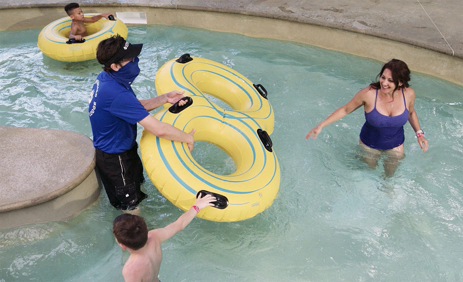 Great Wolf Lodge lifeguards wear masks.