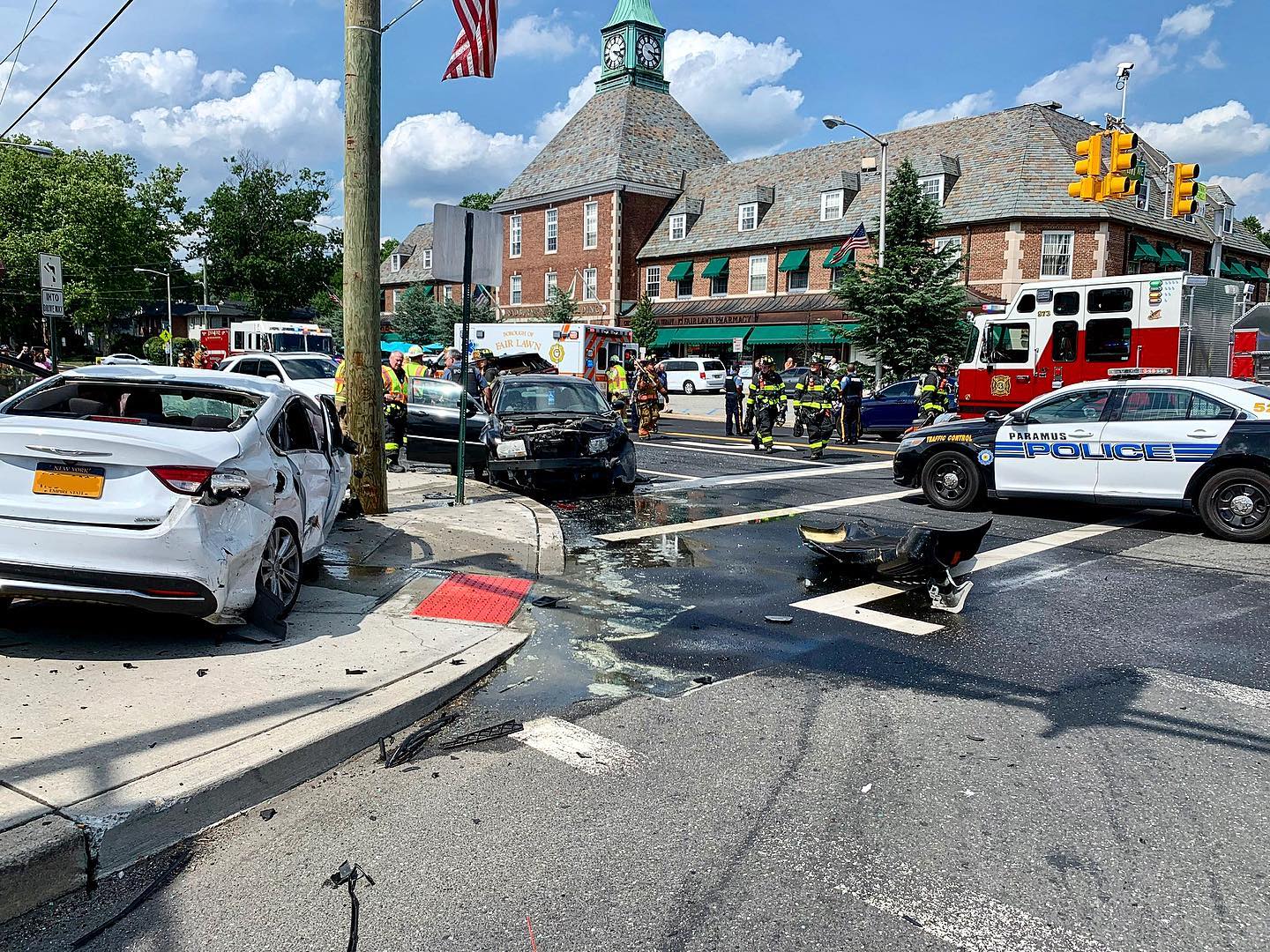 Police chase ends in multicar wreck in Fair Lawn NJ