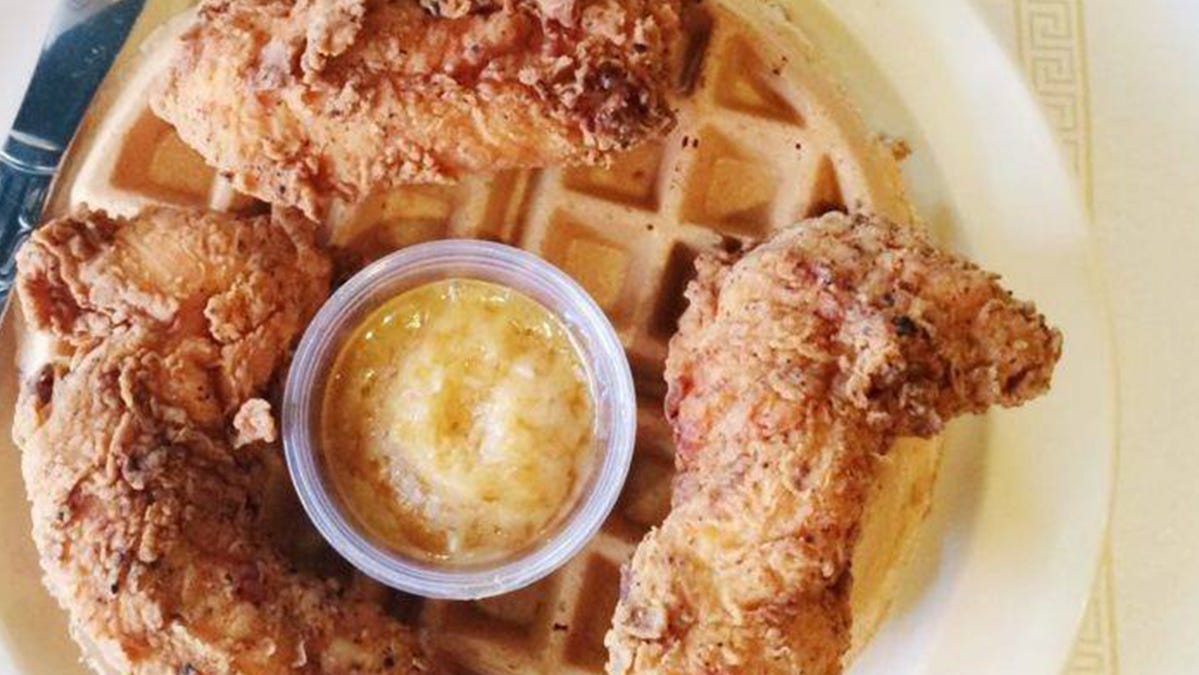 Indianapolis Restaurants Maxine S Chicken Waffles Is Moving
