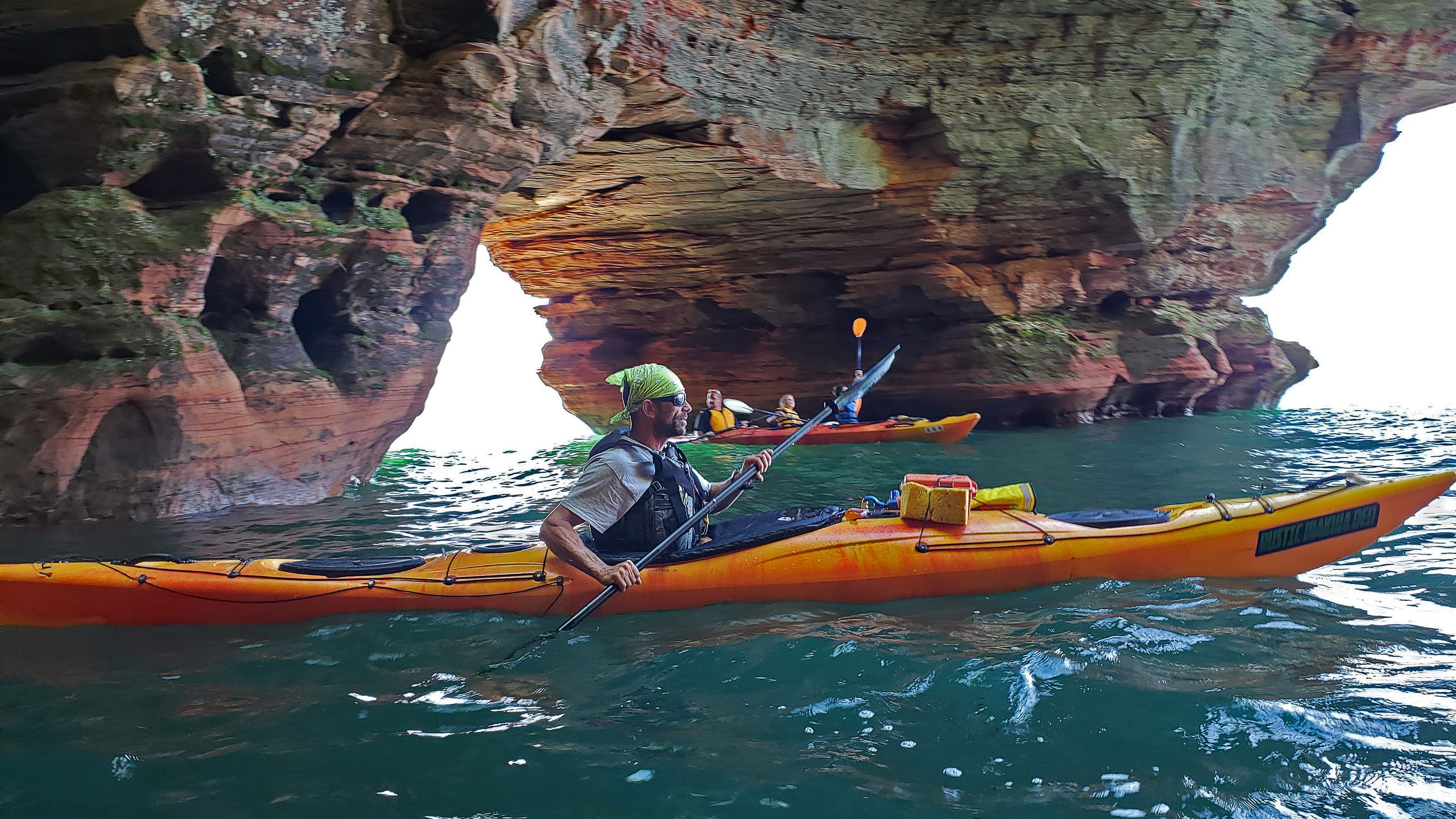 apostle islands kayak cave tours