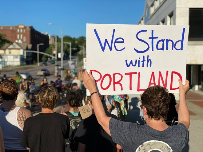Burlington protesters speak out against federal agents in Oregon