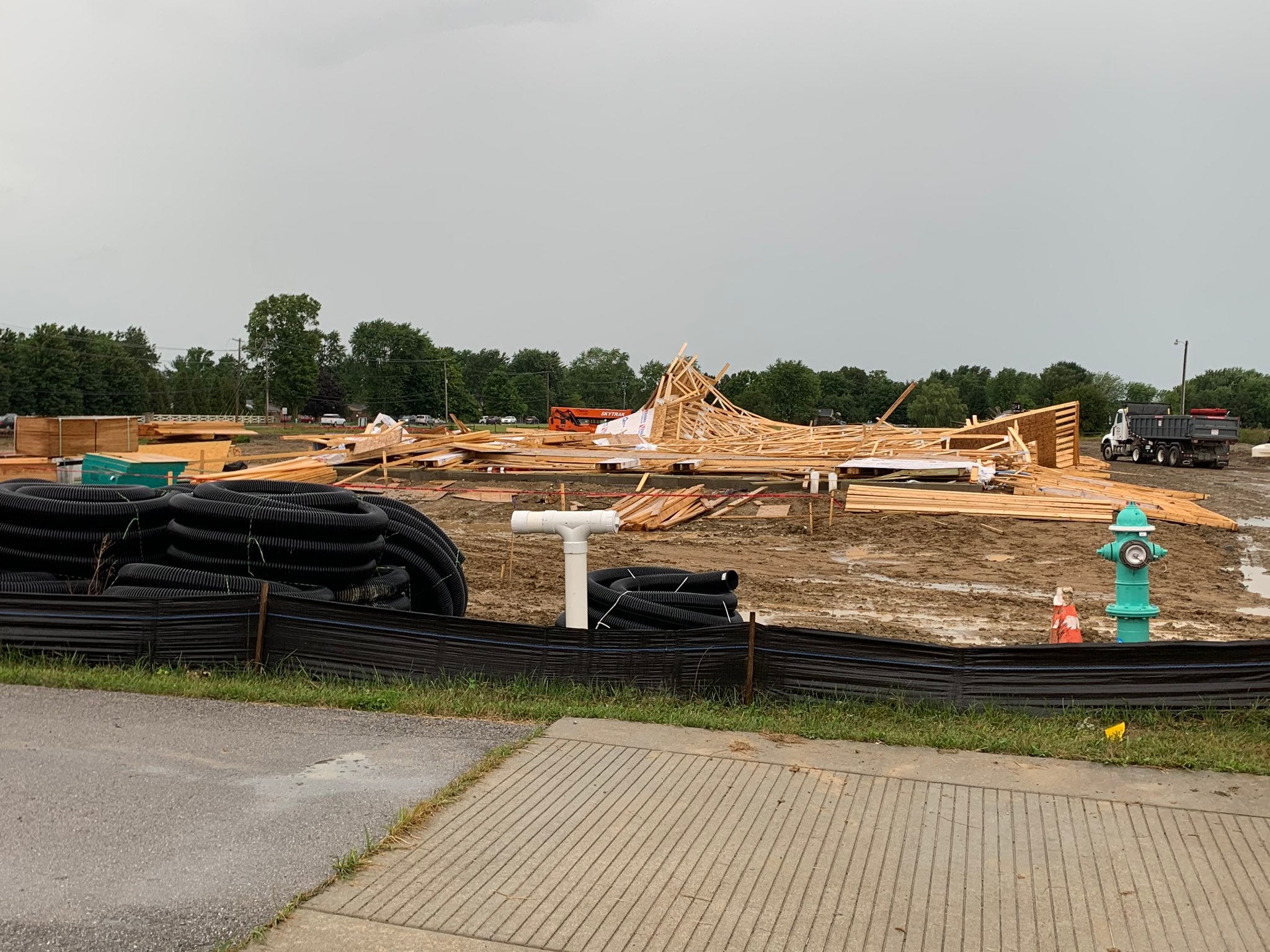 Brownsburg accident kills boy while working for father's business