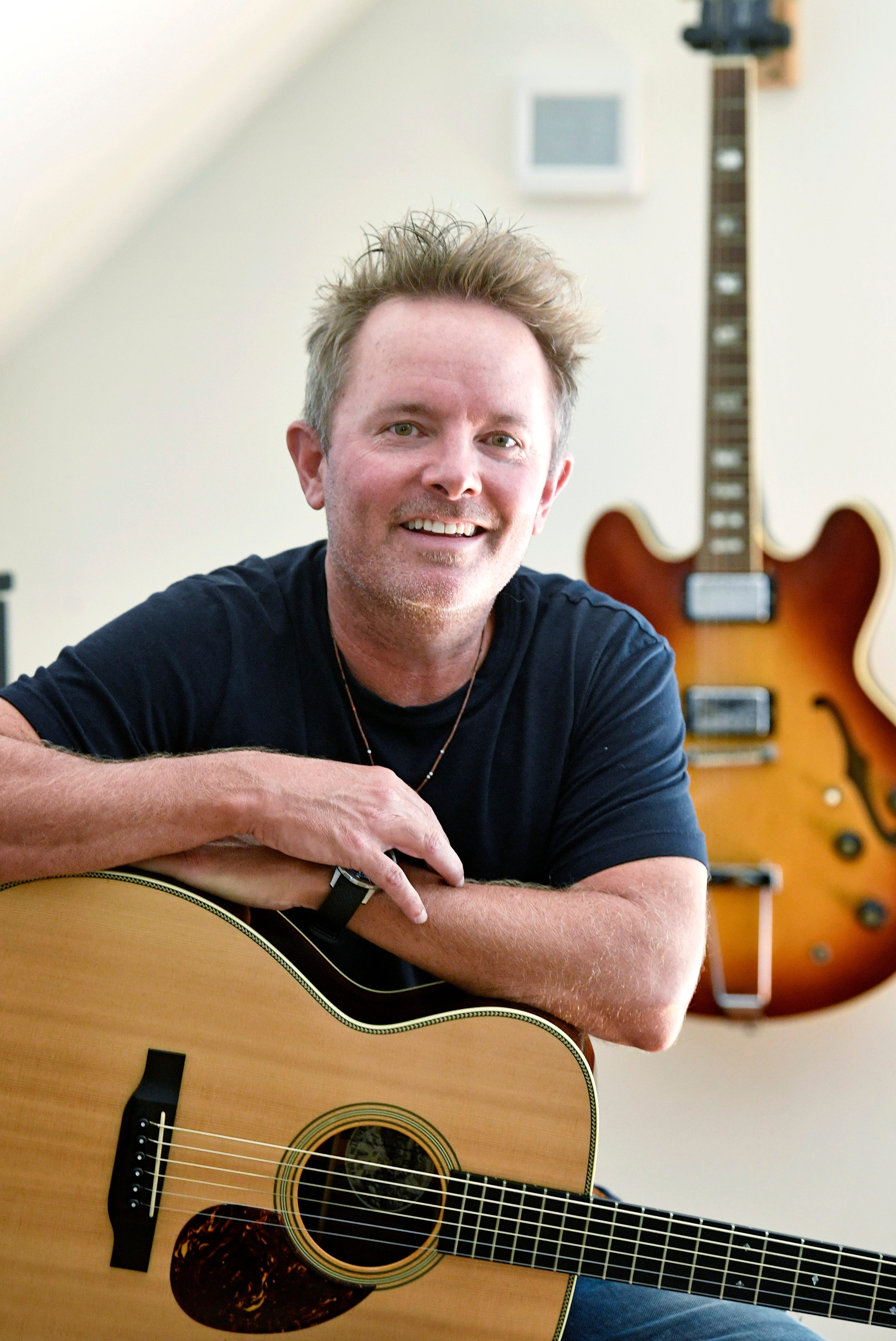Chris Tomlin Friends Christian Artist Collaborates With Country Singers Chris Tomlin Friends Christian Artist Collaborates With Country Singers
