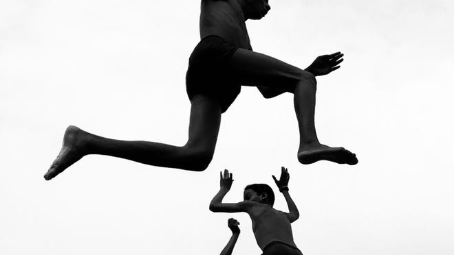 Samsung Apple And Google How Their 400 Or Less Smartphones Compare Samsung Apple And Google How Their 400 Or Less Smartphones Compare