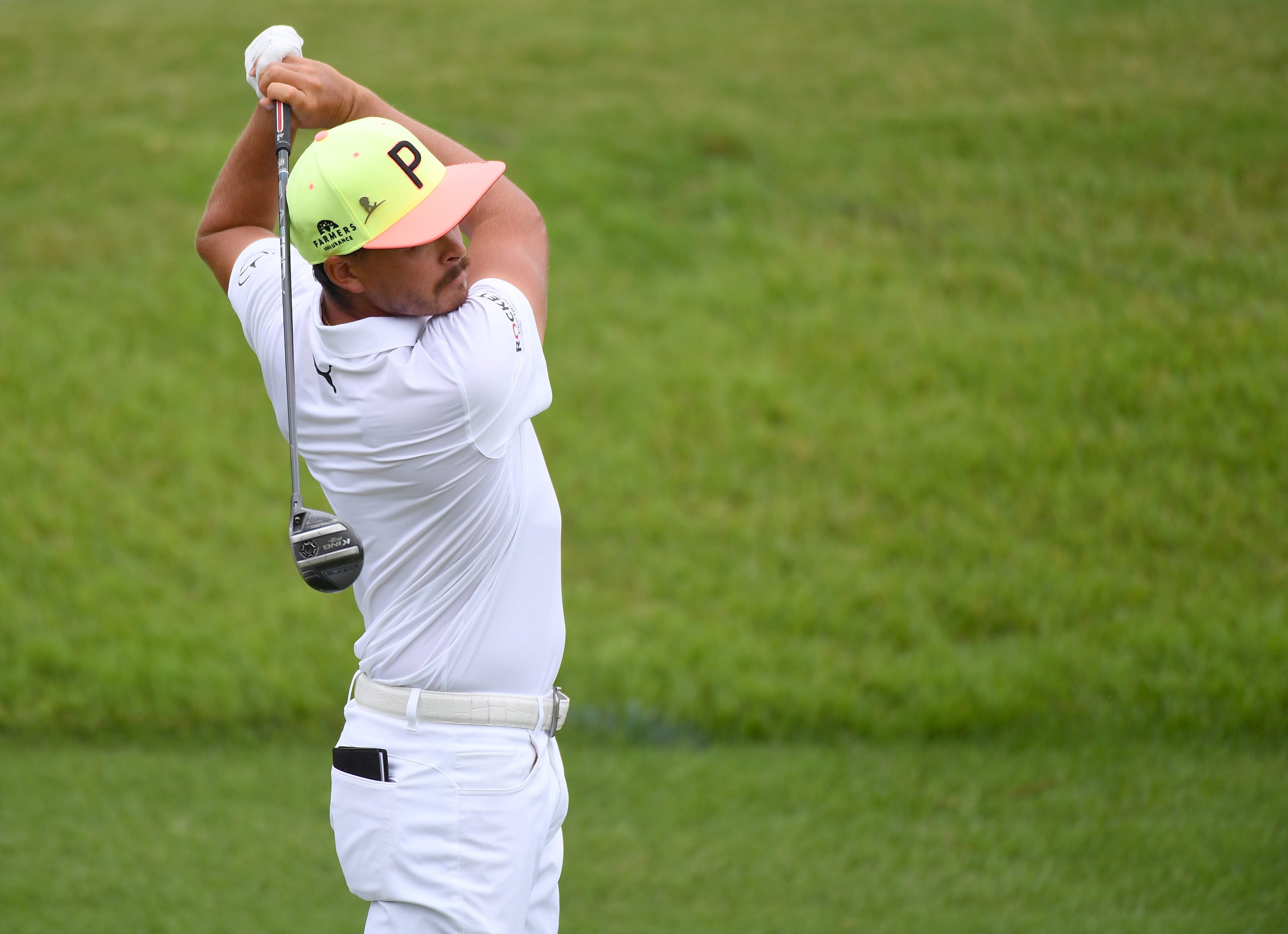 rickie fowler pink pants