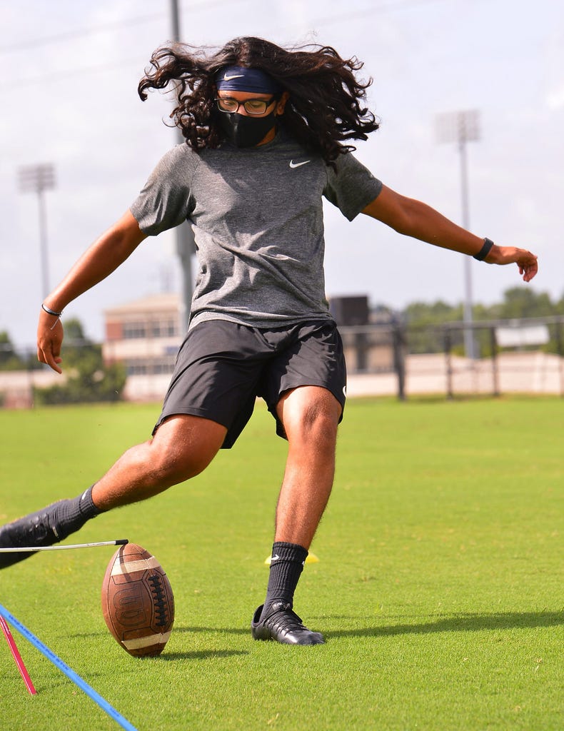 Dorman, Spartanburg kickers drawing interest