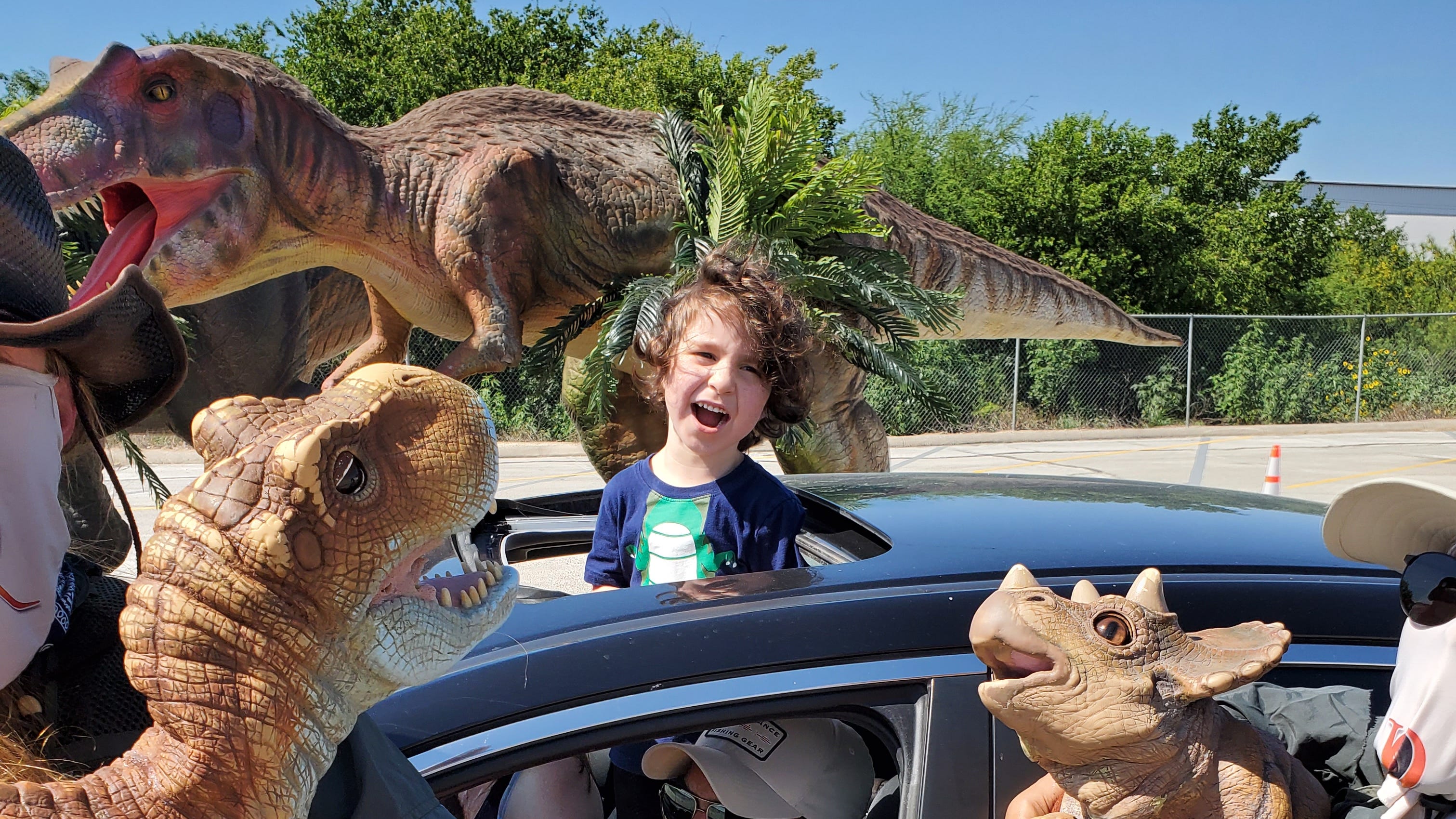 Drive Thru Dinosaur Experience Comes To Dte Energy Music Theater Drive Thru Dinosaur Experience Comes To Dte Energy Music Theater