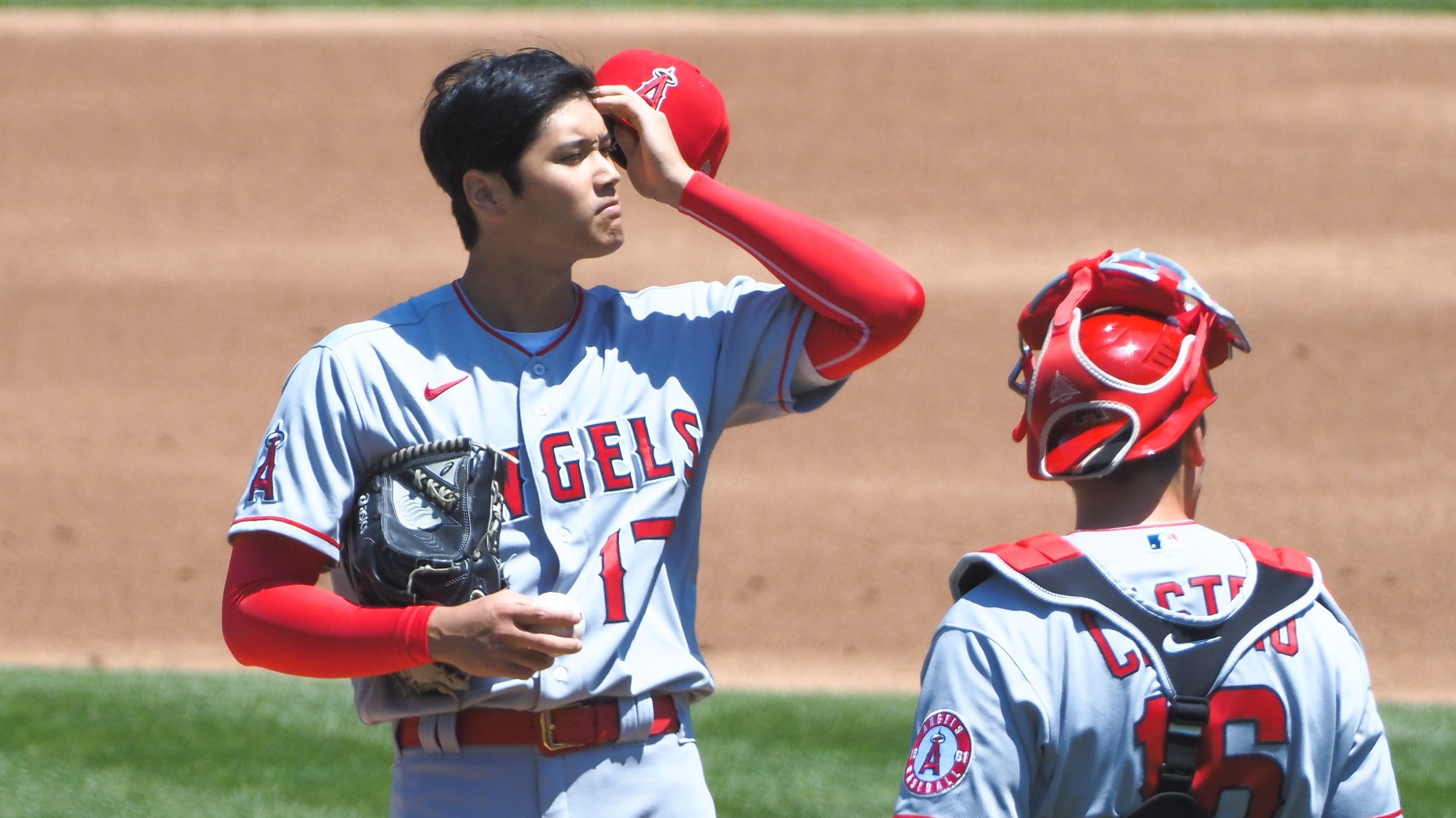Shohei Ohtani won't throw for 4-6 weeks due to right. 