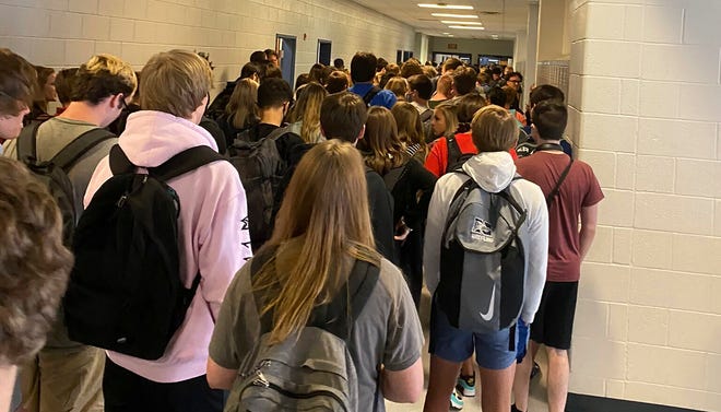Georgia students test positive for COVID-19 after viral school photo Georgia students test positive for COVID-19 after viral school photo
