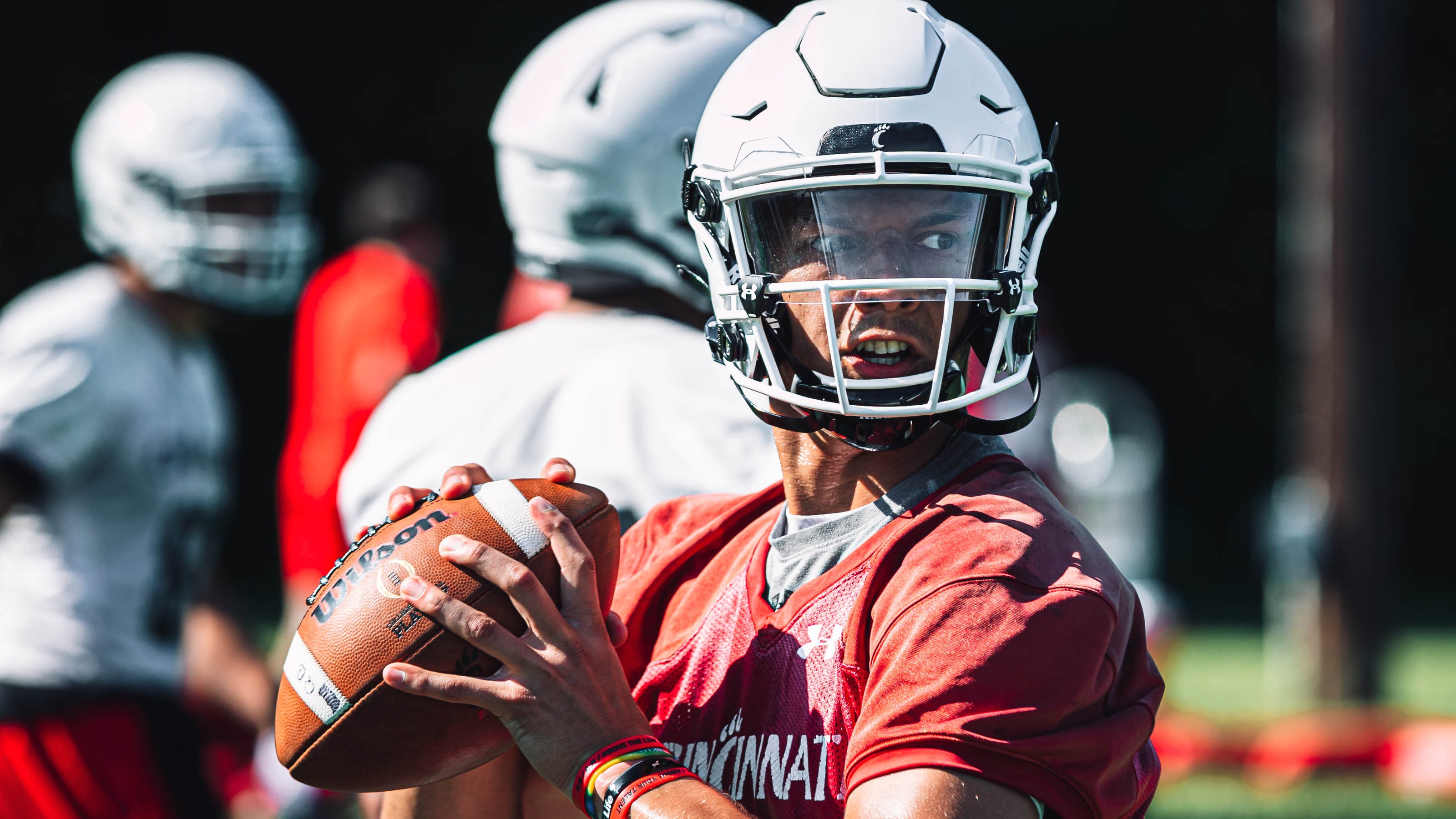 2020 Cincinnati Bearcats Football Desmond Ridder Starting At Qb