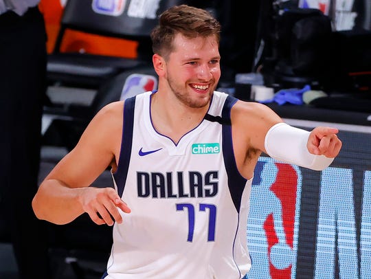 Luka Doncic recorded his league-leading 17th triple-double of the season in the Mavericks' win.