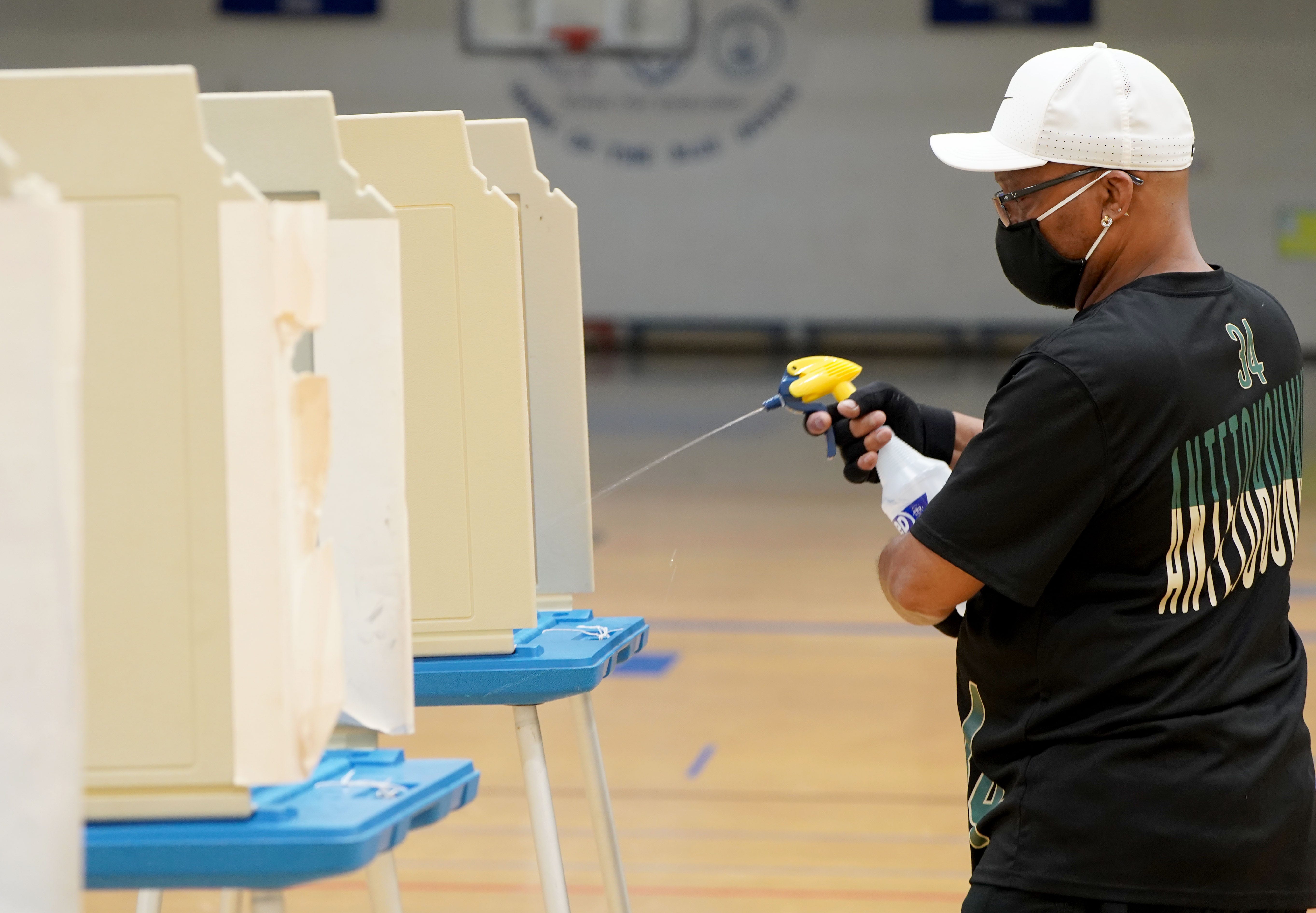 Wisconsin absentee ballots postmarked Nov. 3 will be counted
