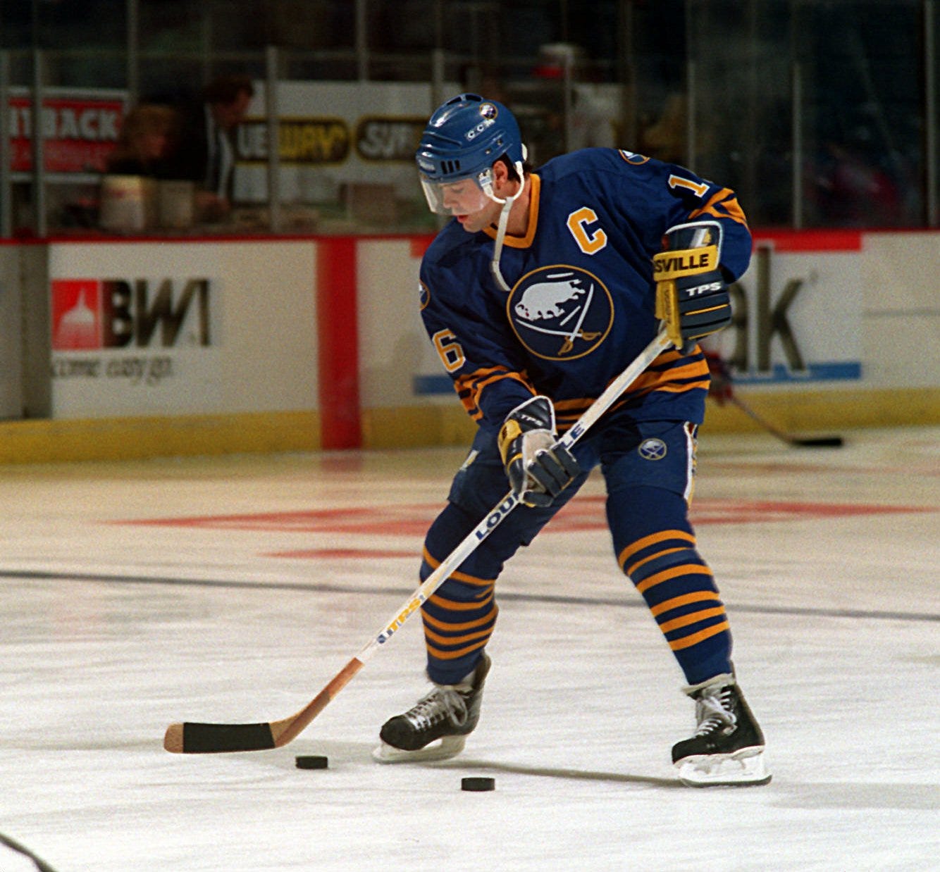 buffalo sabres old jersey