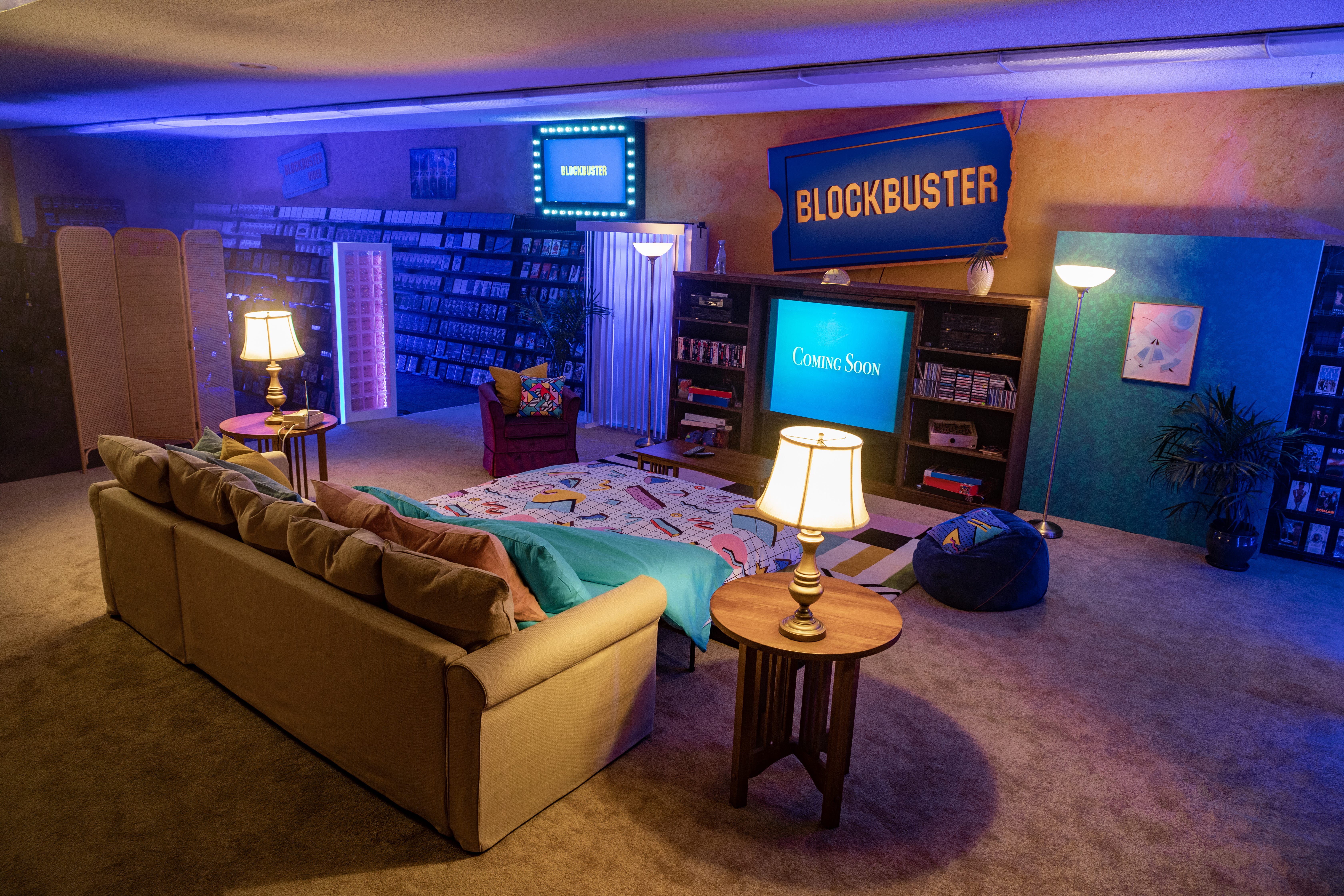 Overvind glans Mathis Airbnb: World's last Blockbuster store is transforming into an Airbnb