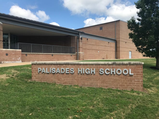 Most Palisades School District schools will have full-time in-classroom and all-virtual options starting Aug. 31, but the high school will be all virtual until the in-school option kicks in Sept. 16. [photo: CHRIS ENGLISH/STAFF PHOTOJOURNALIST]