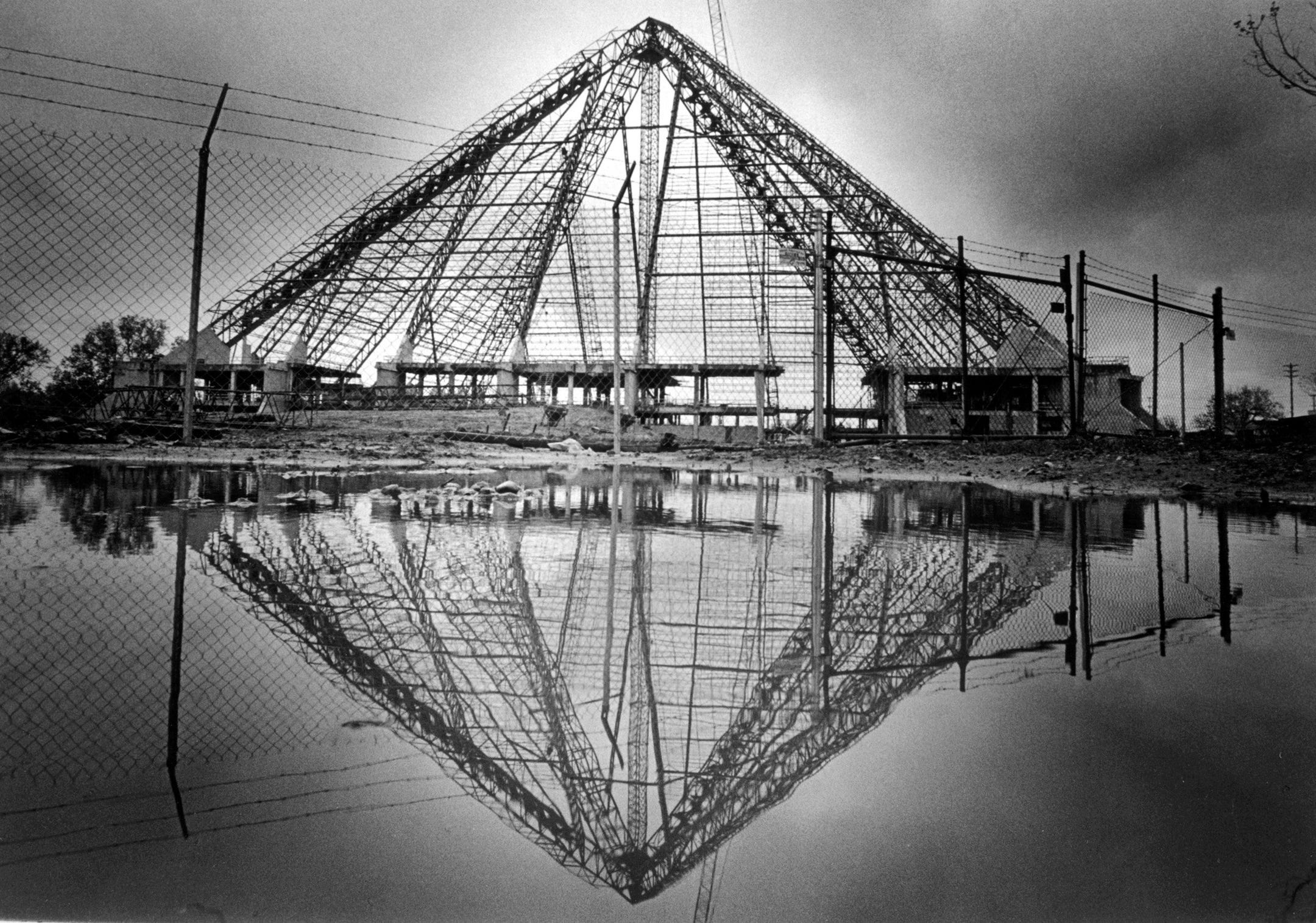 How the Bass Pro Shops Pyramid Became a Memphis Icon