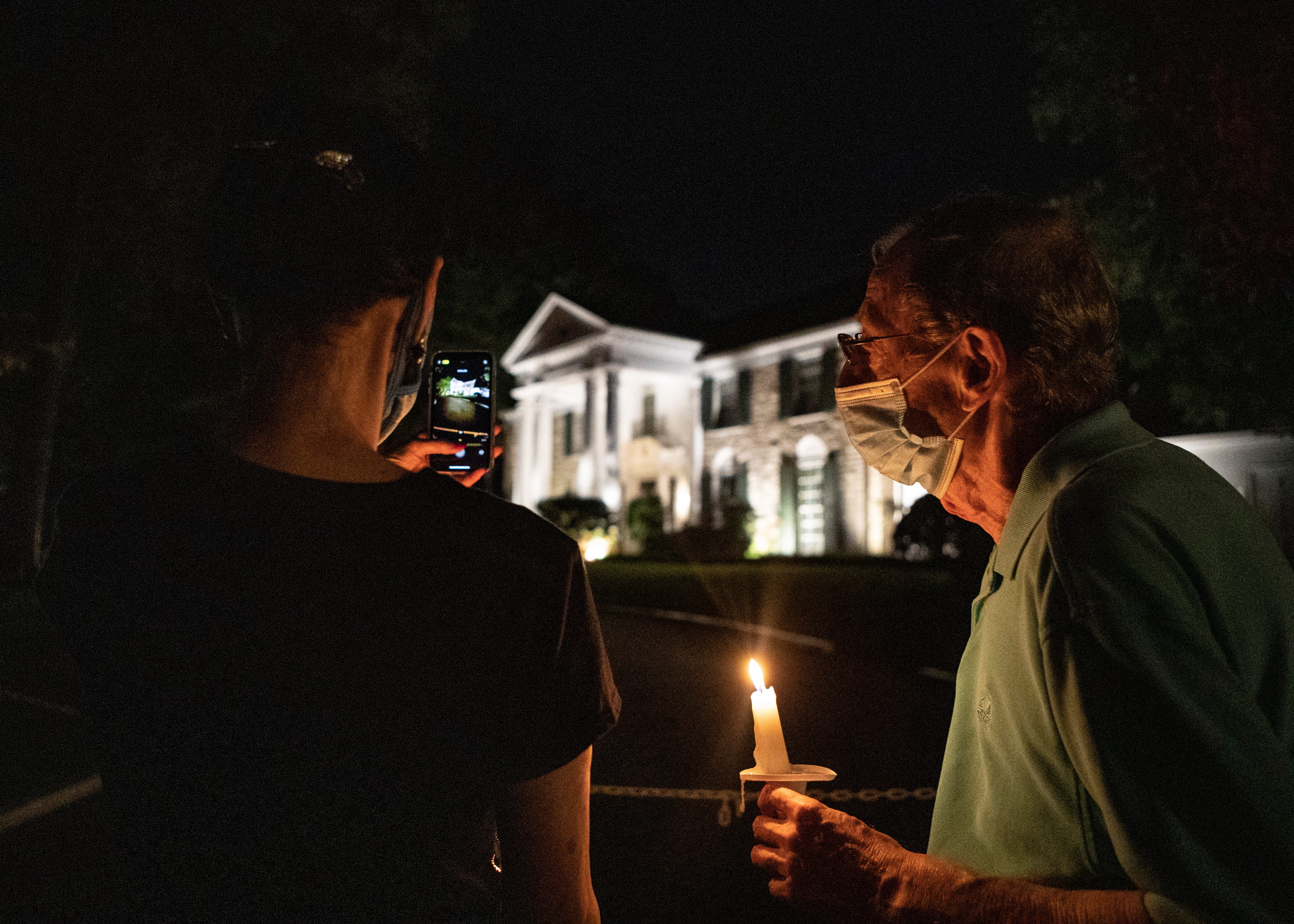 Elvis candlelight vigil is 'socially distanced' at Graceland