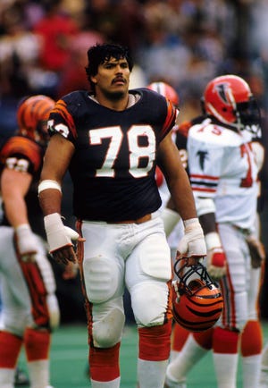 Nov 25, 1984: Cincinnati Bengals tackle Anthony Munoz (78) on the field against the Atlanta Falcons at Riverfront Stadium.
