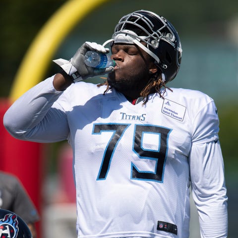 Tennessee Titans offensive tackle Isaiah Wilson (7