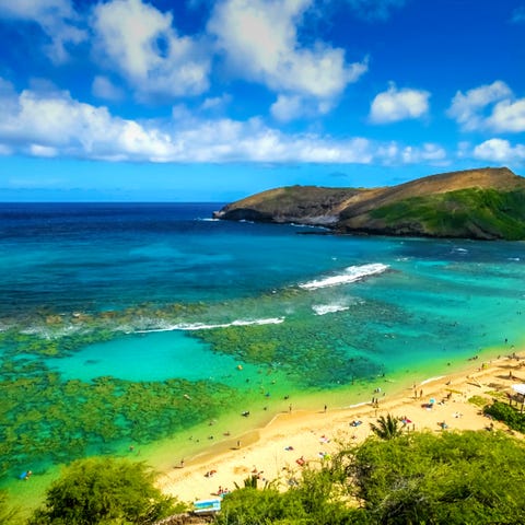 Hawaii holds onto tourism quarantine as Honolulu C