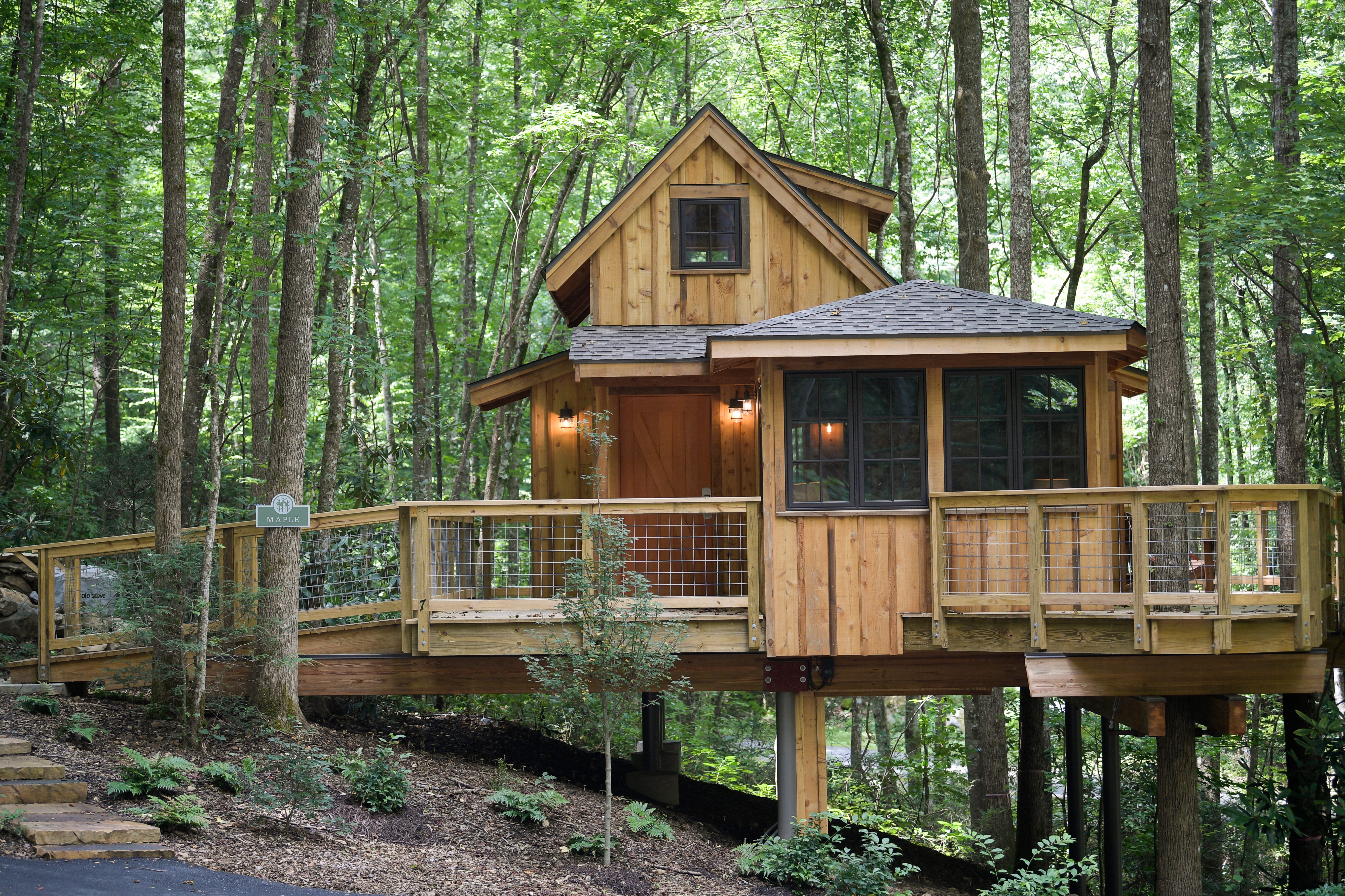 Treehouse Grove In Gatlinburg Lets Guests Rent A Luxury Treehouses
