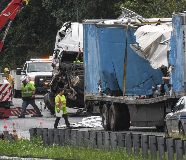 Photos From Amazon Prime Truck Wreck On I 85 In Fair Play Sc