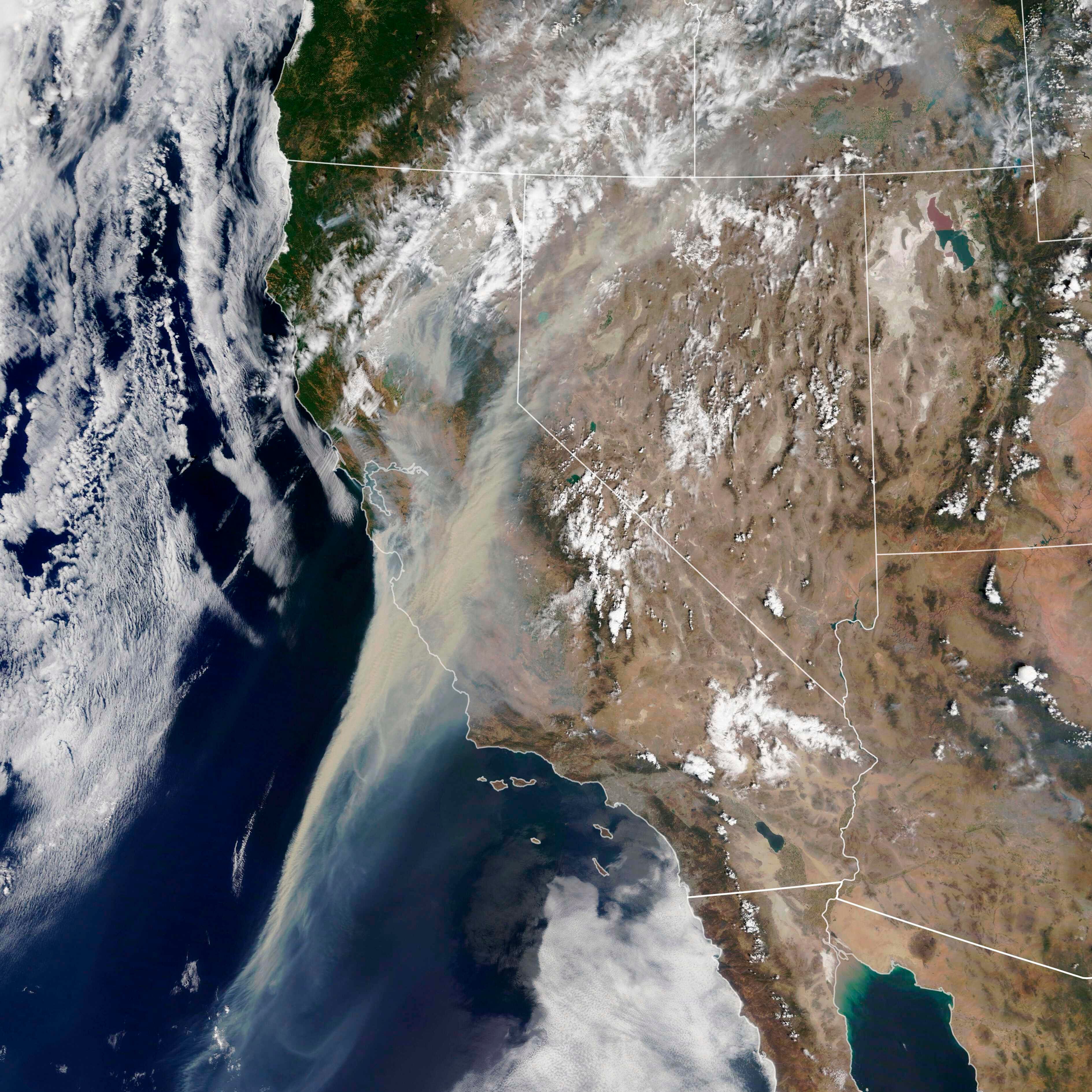 California Wildfires Striking Imagery Shows How The Blazes Unfolded