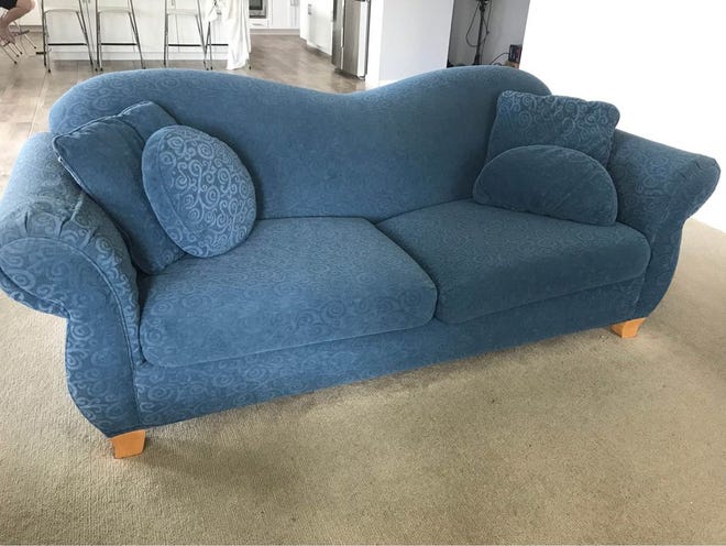 I didn’t know exactly what I was looking for in a couch. I’d know it when I saw it. And then I saw it.
