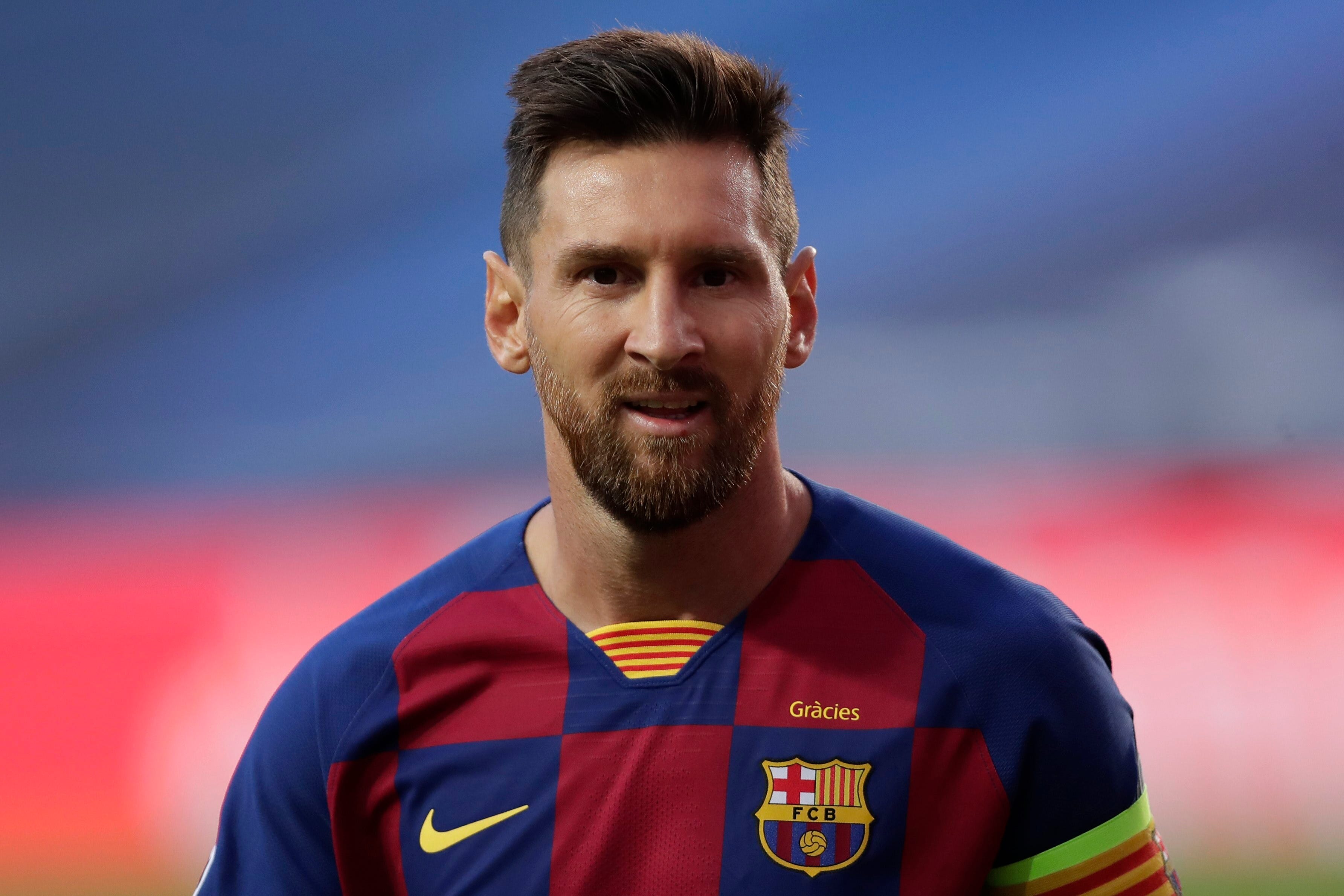 Lionel Messi tells Barcelona he wants to leave club