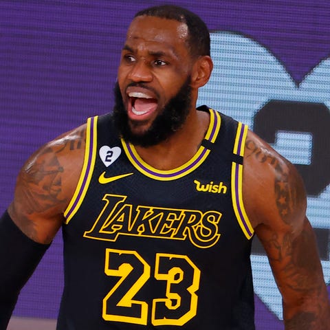 LeBron James had a game-high 30 points and 10 assi