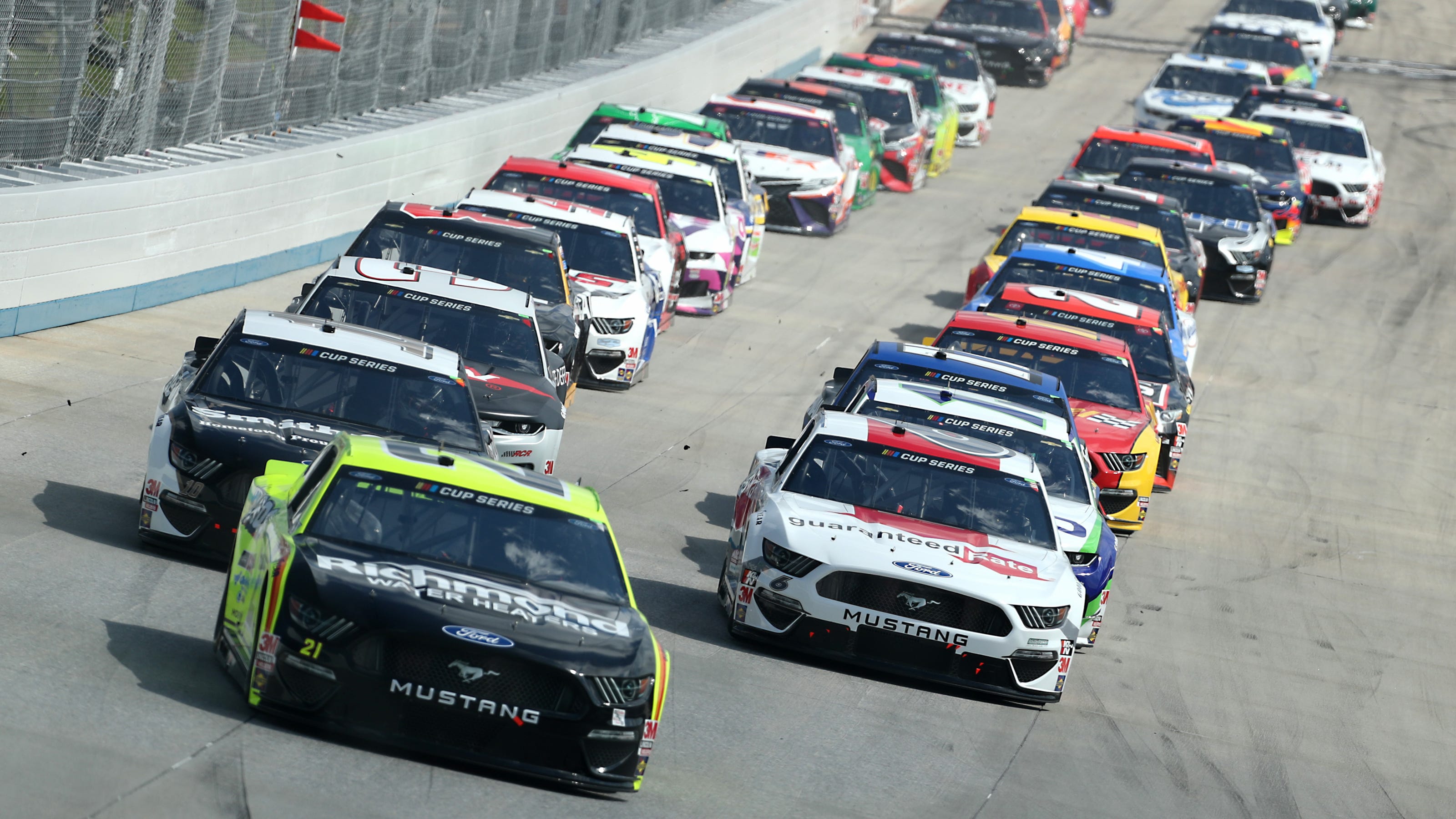 NASCAR's playoff lure could draw Florida's largest crowd since March