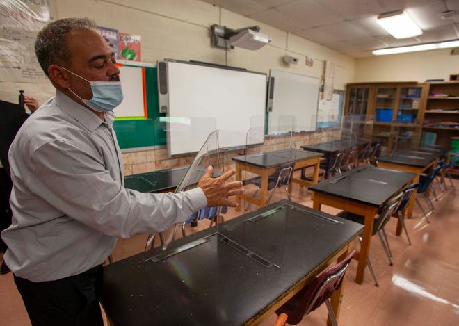 Overcrowding at Lakewood Middle School will test district's reopening plan Overcrowding at Lakewood Middle School will test district's reopening plan