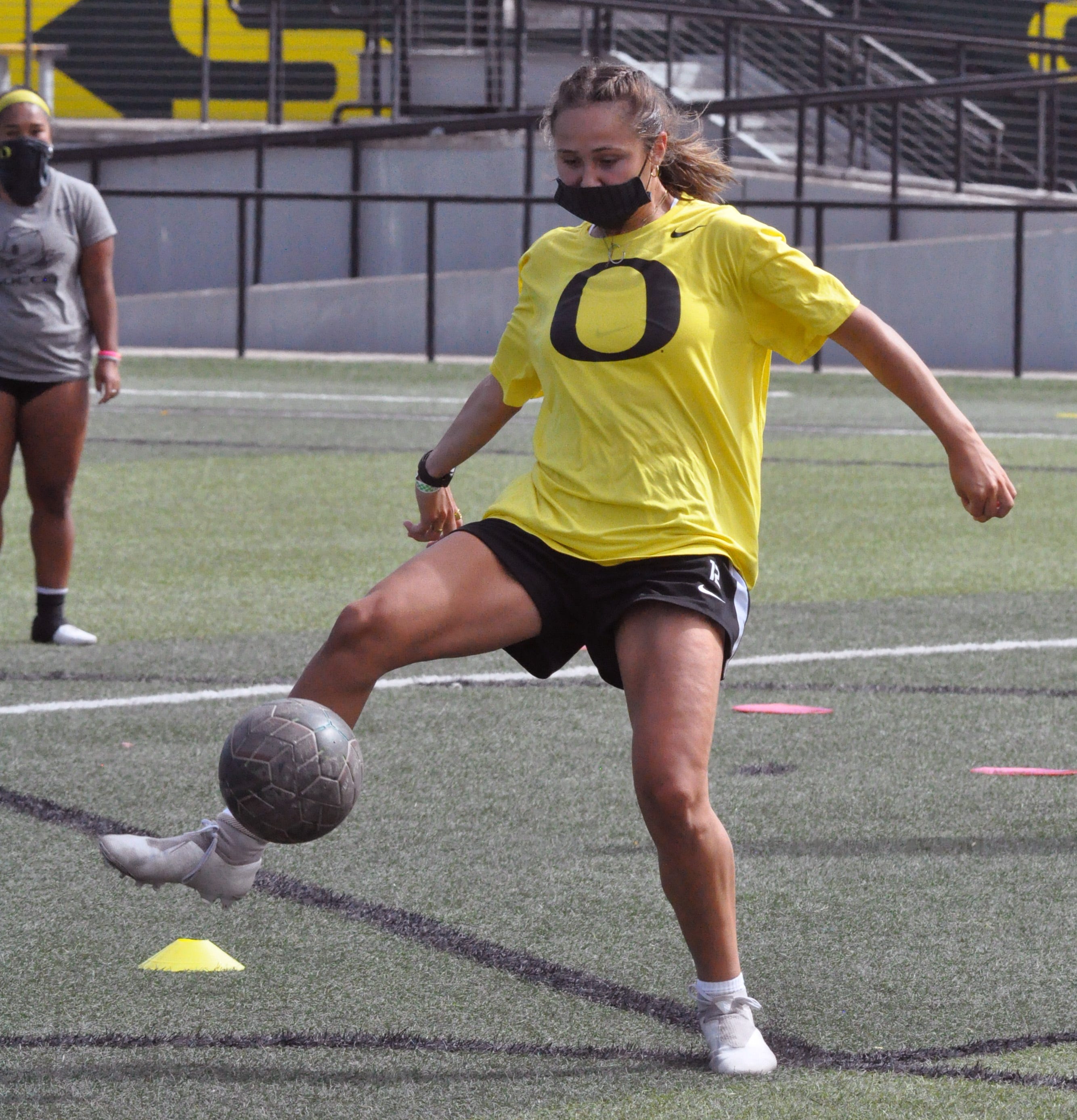 Oregon Ducks women's soccer adds recordsetting Callan Harrington