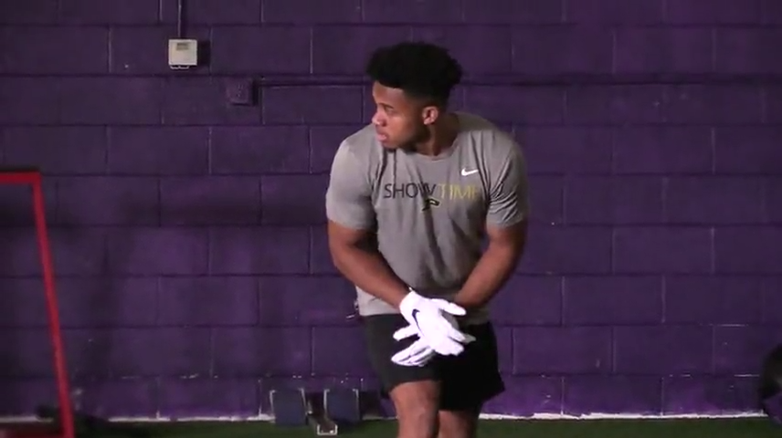 ಮಾಜಿ ಪರ್ಡ್ಯೂ ಸ್ಟಾರ್ ಮತ್ತು NFL WR ರೊಂಡೇಲ್ ಮೂರ್ 25 ನೇ ವಯಸ್ಸಿನಲ್ಲಿ ನಿಧನರಾದರು; ನಮಗೆ ಏನು ಗೊತ್ತು