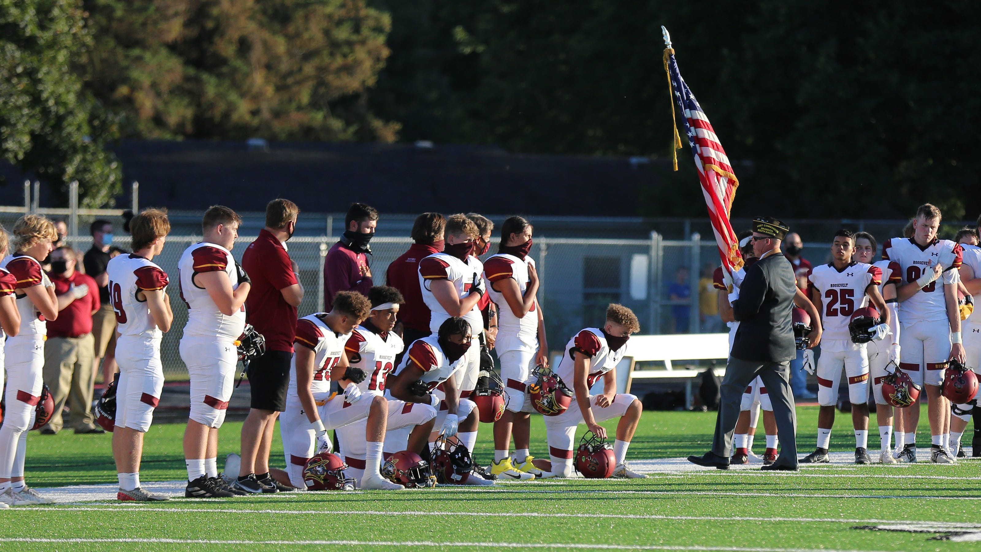 Do It The Right Way Roosevelt Football Players Take Knee During Anthem