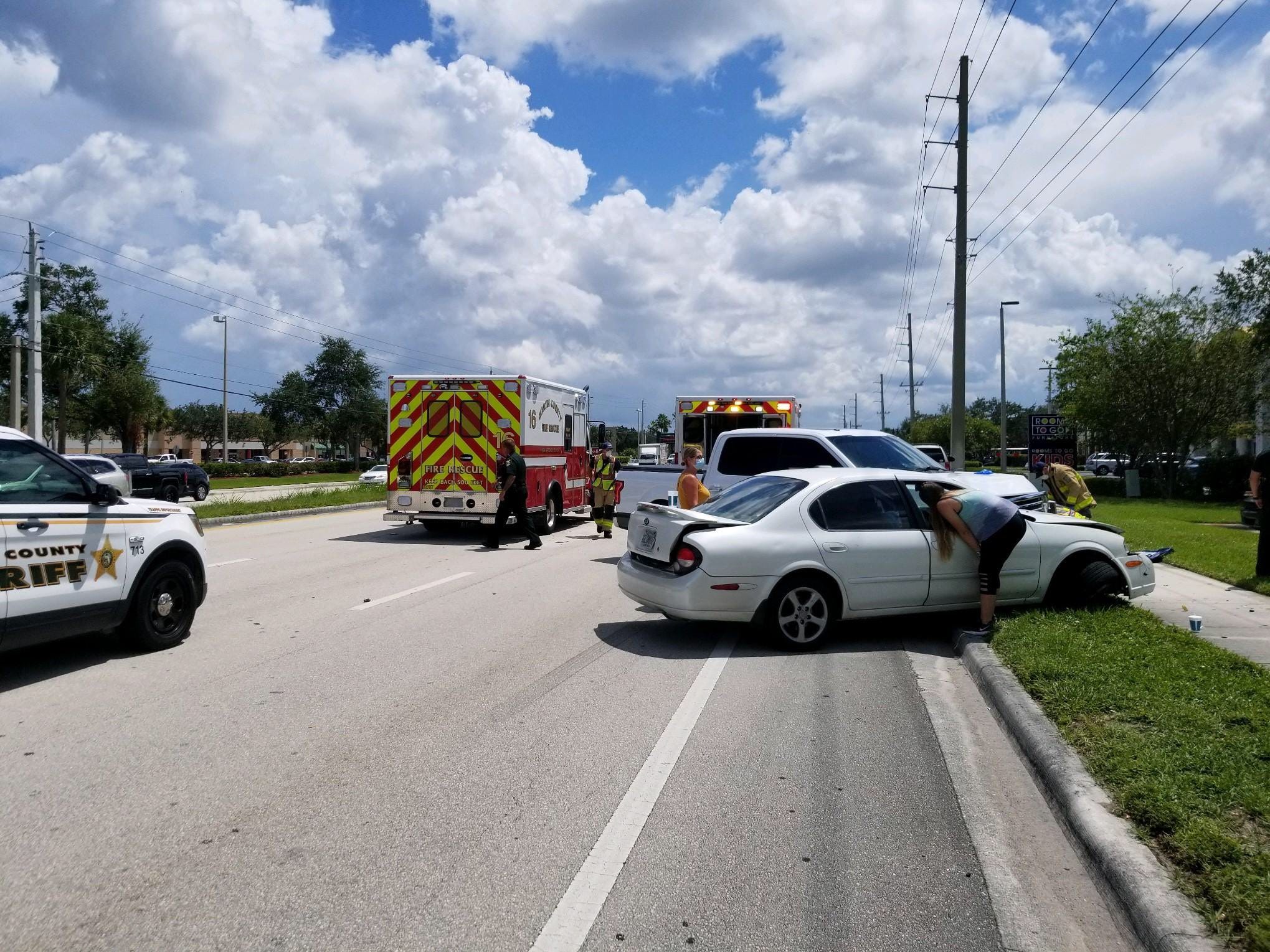One dead and lanes closed after crash in Jensen Beach