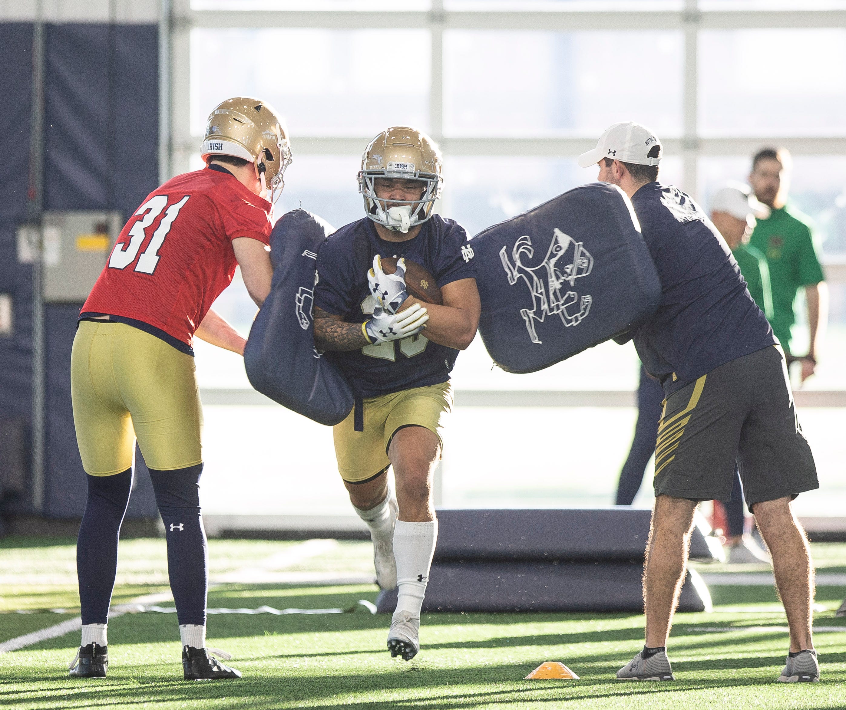 Notre Dame Football Kyren Williams Carries Heavy Load Notre Dame Football Kyren Williams Carries Heavy Load