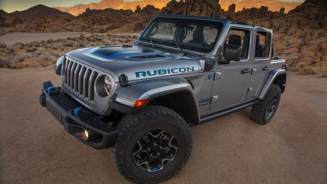 Debut Jeep Wrangler 4xe Plug In Hybrid Promises Smooth Rock Crawling