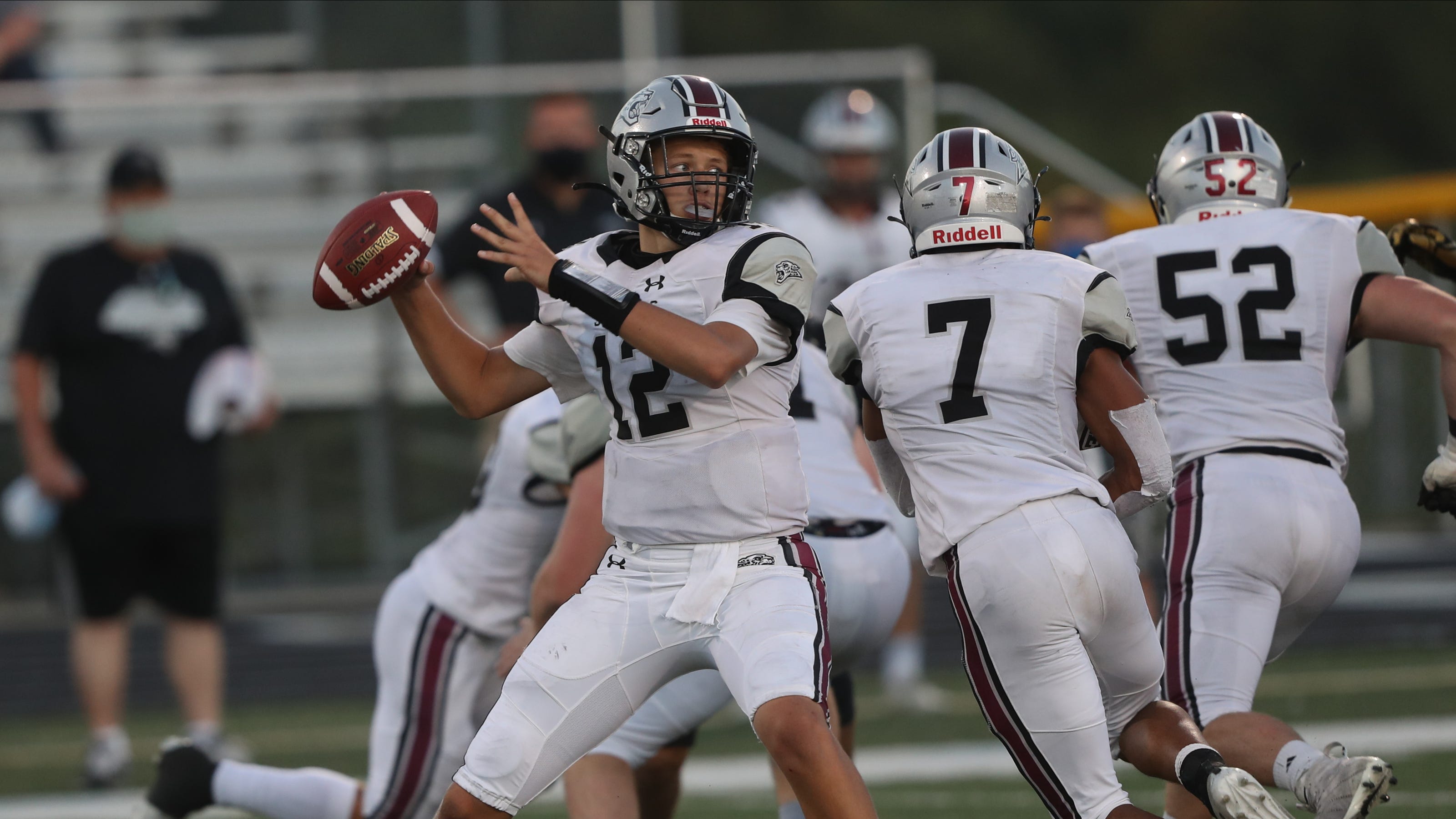 2023 Iowa high school football quarterbacks making recruiting waves