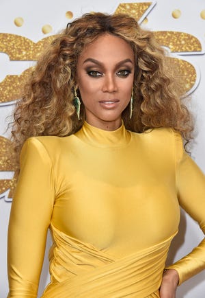 Tyra Banks and other Black supermodels weigh in on their experience breaking the color barrier in the fashion industry.
