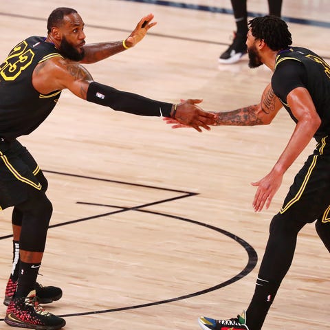 LeBron James and Anthony Davis combined for 62 poi