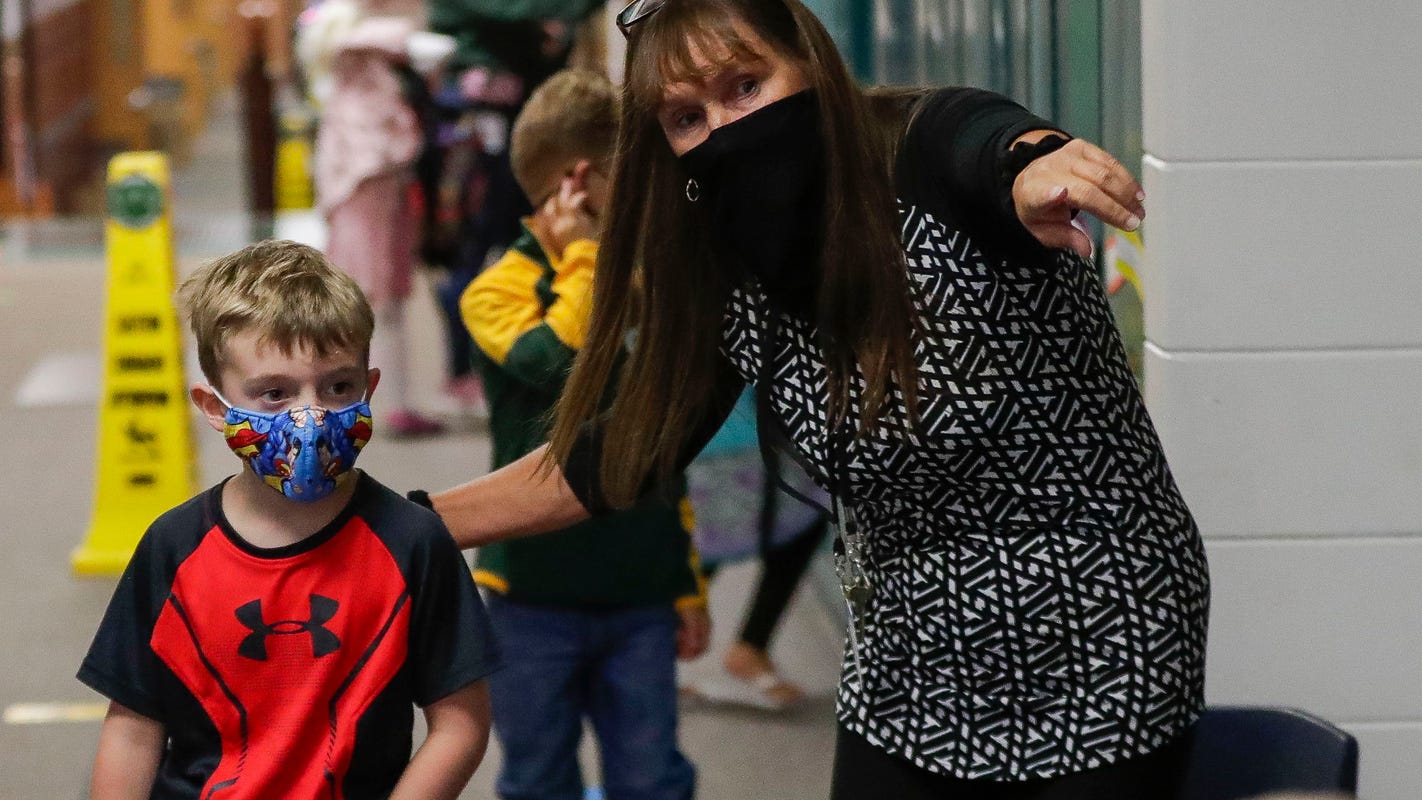 Face masks, hand sanitizers, plexiglass: Stevens Point students begin school year with pandemic precautions
