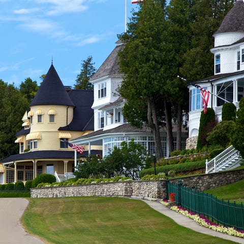 A row of mansions on Mackinac Island