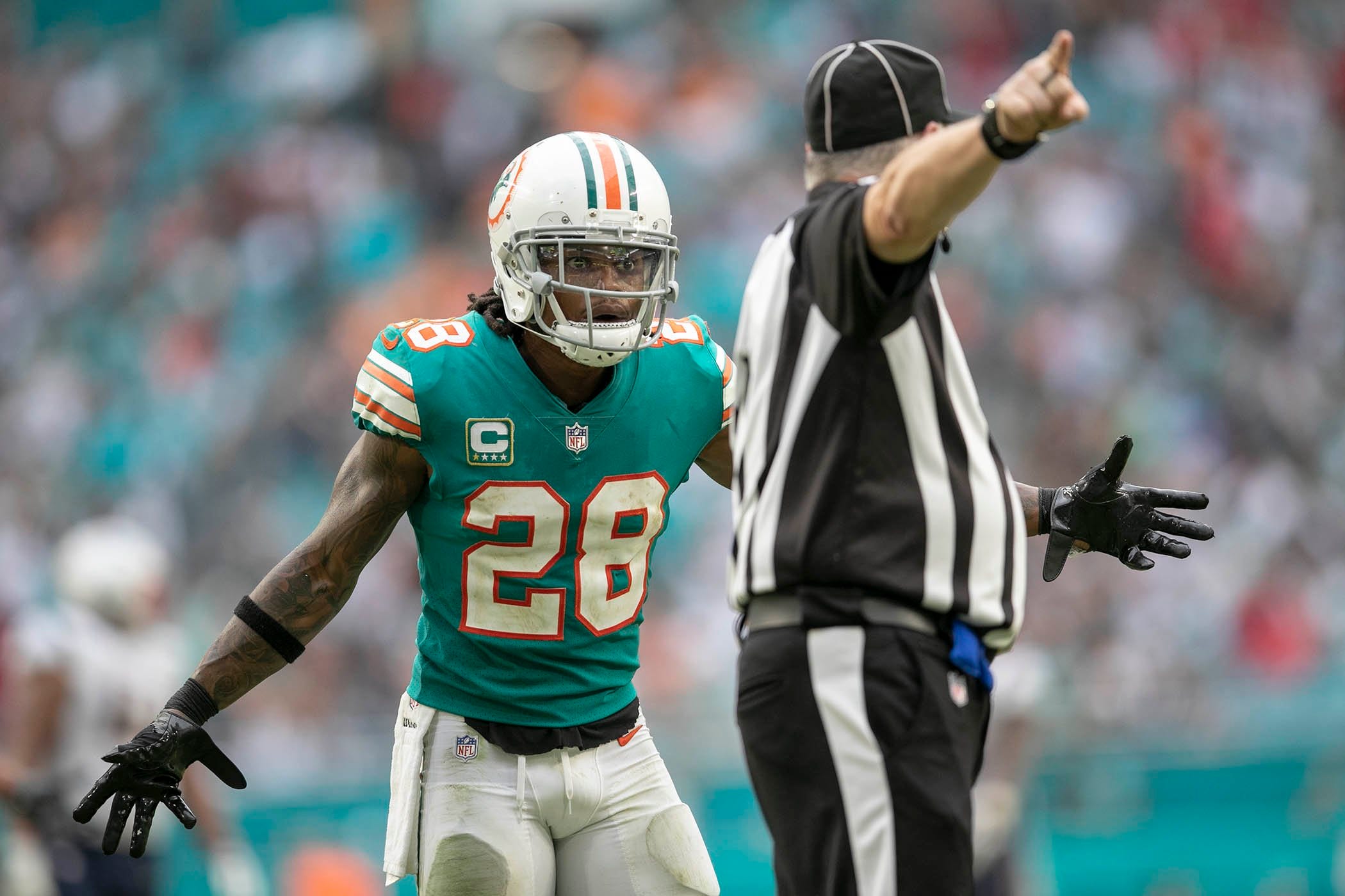tua tagovailoa dolphins throwback jersey