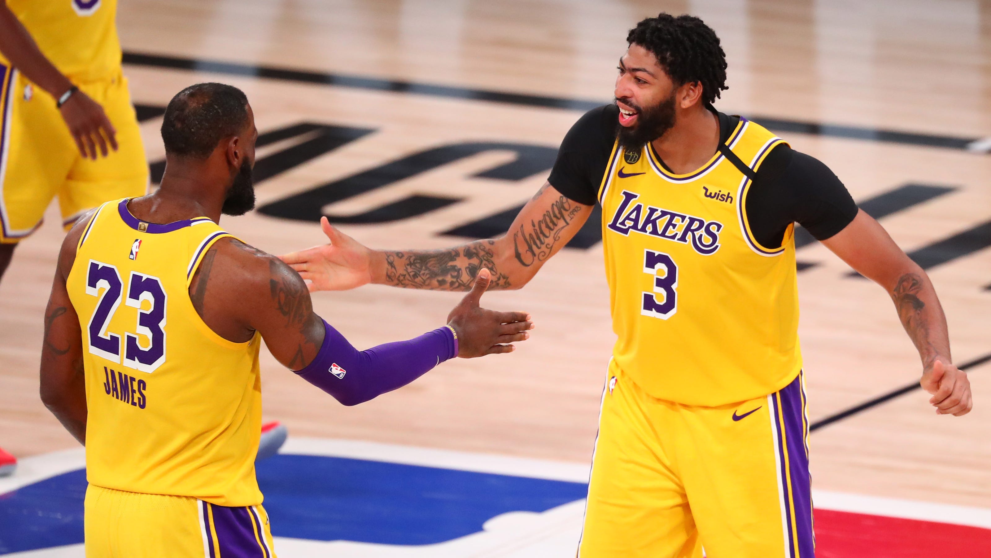 Lakers Bully Rockets In Game 4 To Take 3 1 Series Lead