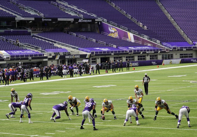 Empty U S Bank Stadium Creates Eerie Atmosphere For Packers Vikings