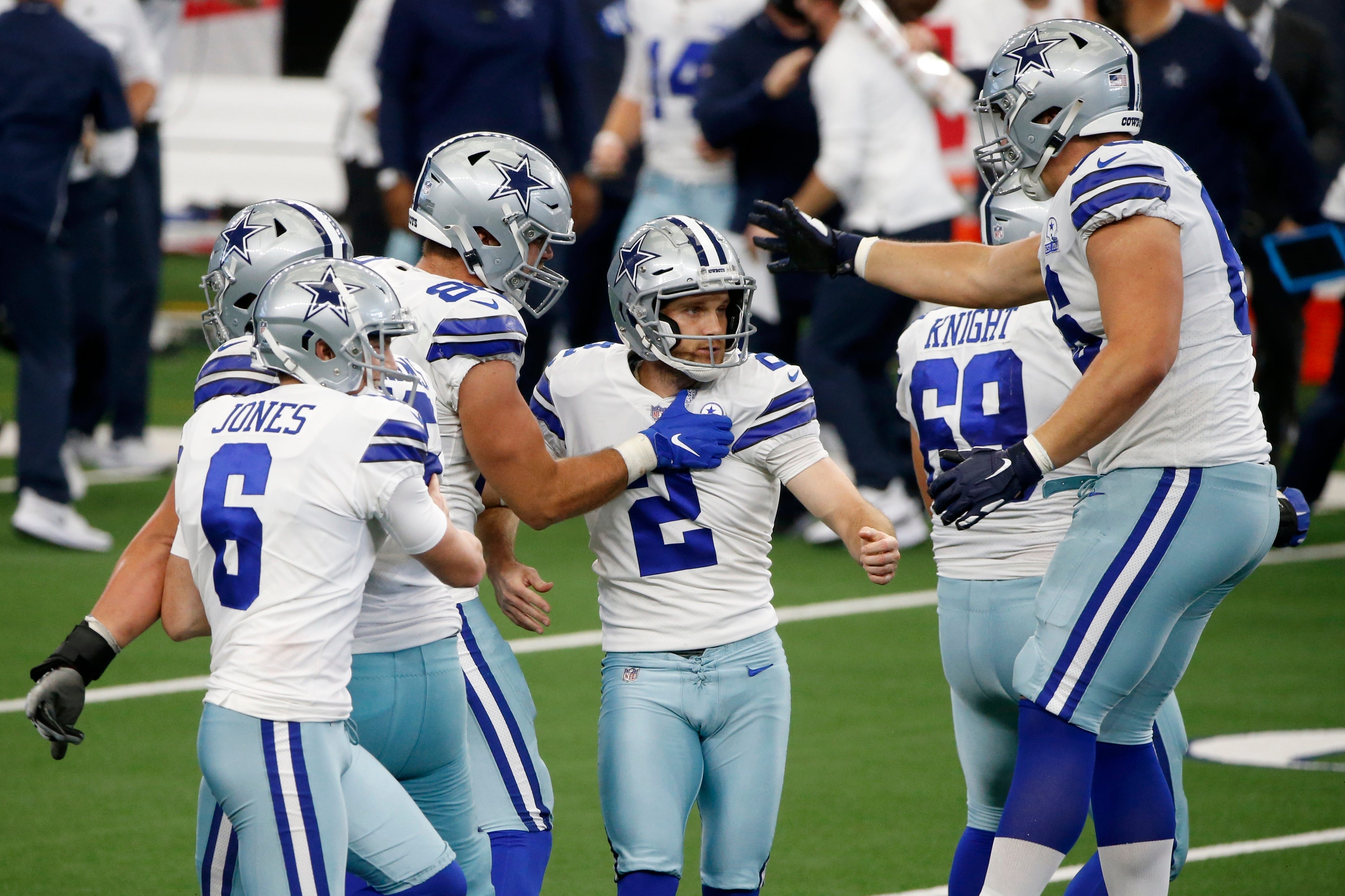 Cowboys' rally stuns Falcons 40-39 in 