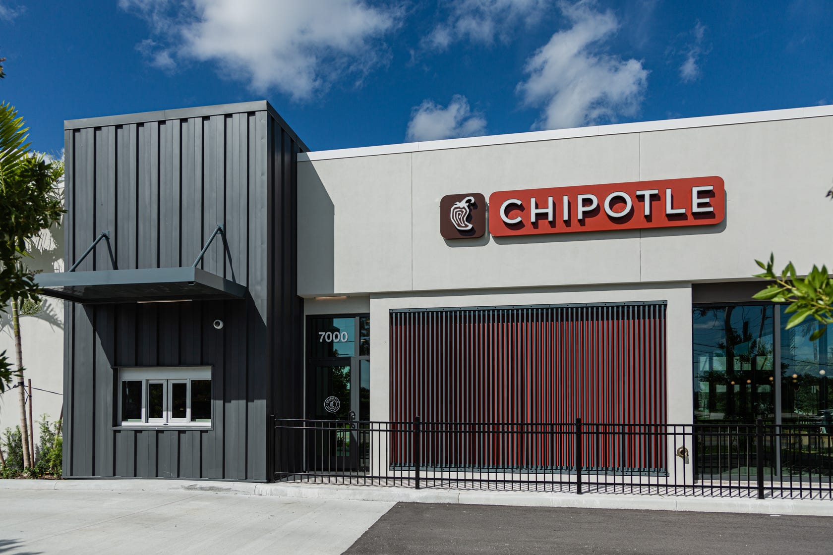 Squeak kasket Grader celsius Chipotlane: New Chipotle restaurant in West Palm Beach has drive-thru